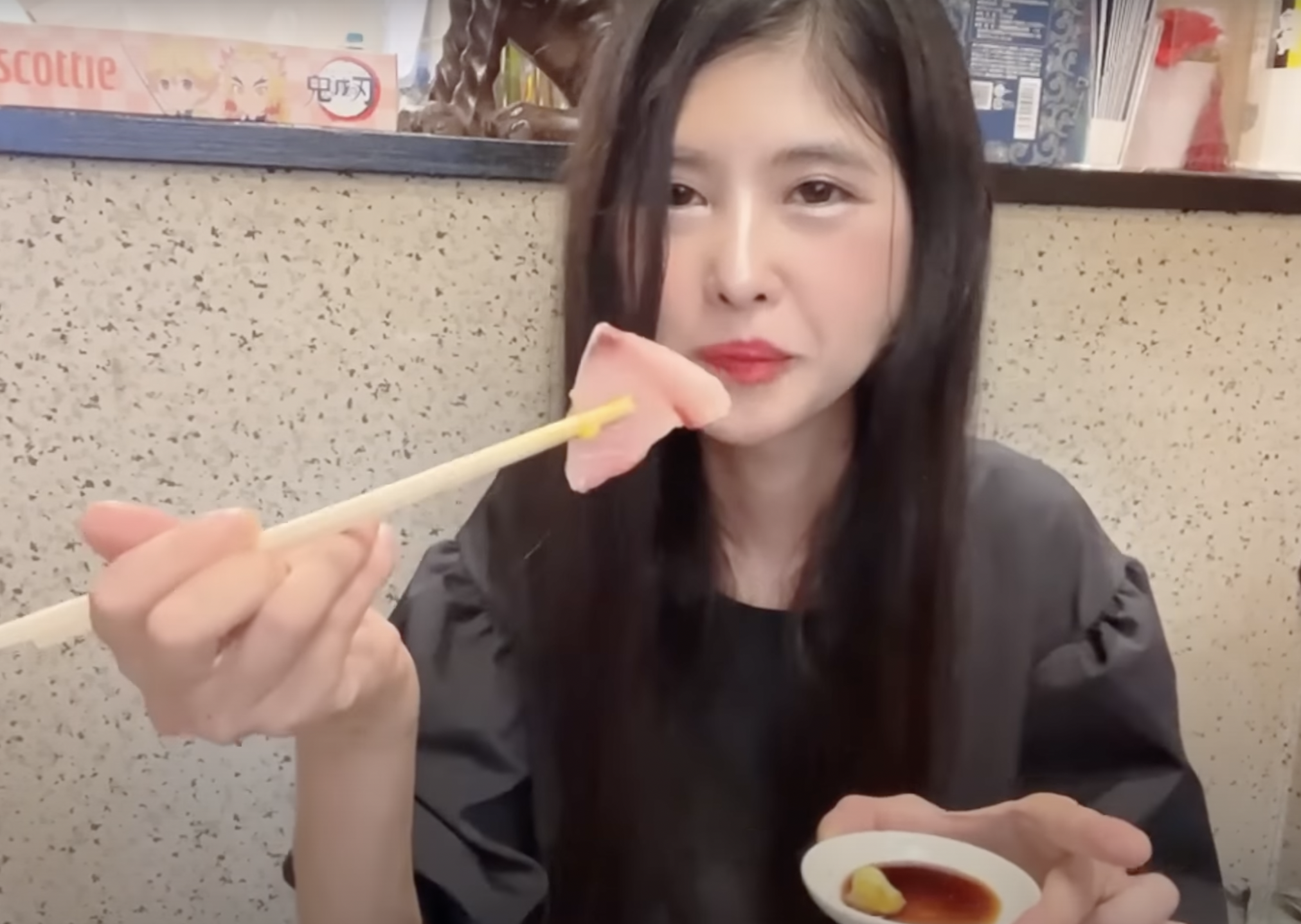 日本大胃女王高橋知成驚傳猝逝。（翻攝自高橋ちなり【大食い酒飲み愛煙家】YT頻道）