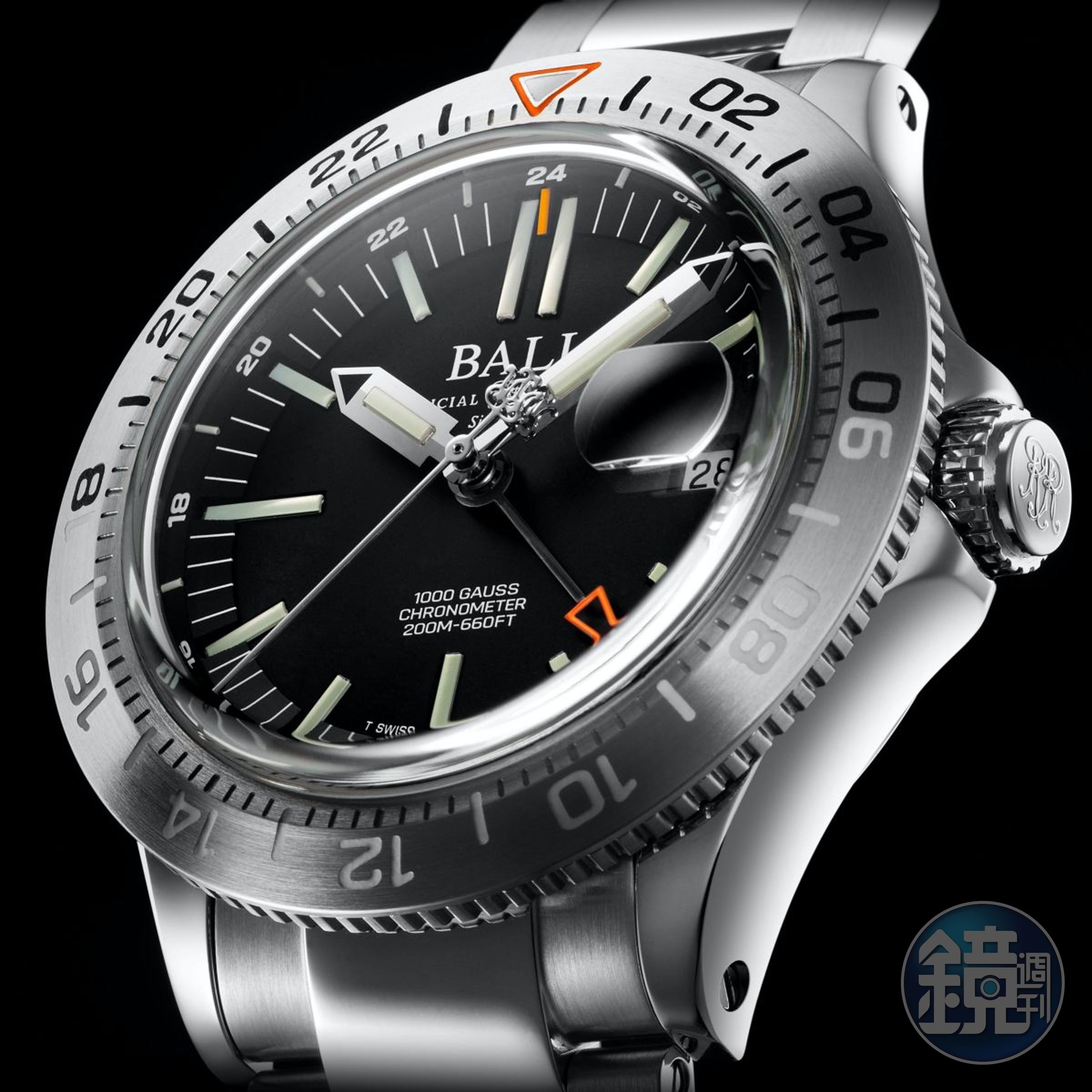 BALL Watch Engineer III Outlier精鋼錶圈錶款，此錶從錶殼、鍊帶到錶圈，全都採用904L不鏽鋼材，擁有更高的耐腐蝕性，與錶界普遍使用的316L鋼的光澤也略有不同。定價約NT$100,800。