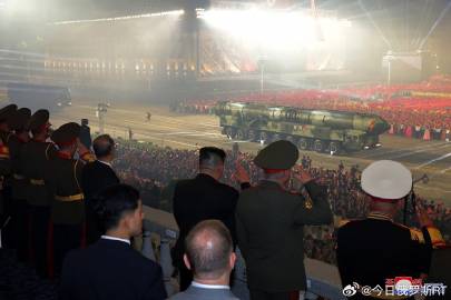 針對北韓於停戰協定70週年舉行閱兵，南韓統一部今日表達遺憾。（翻攝自微博＠今日俄羅斯）