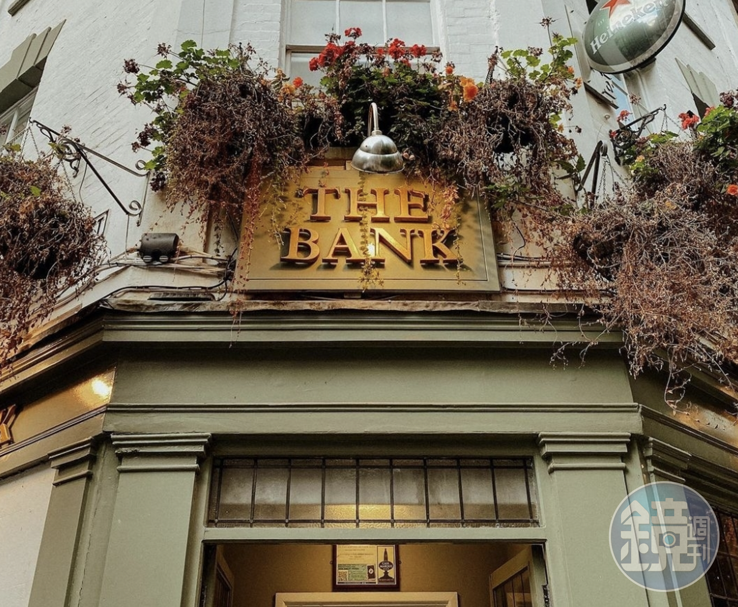 英國這家餐酒館有「全球最難預訂」的號稱。(翻攝自thebanktavern ig)
