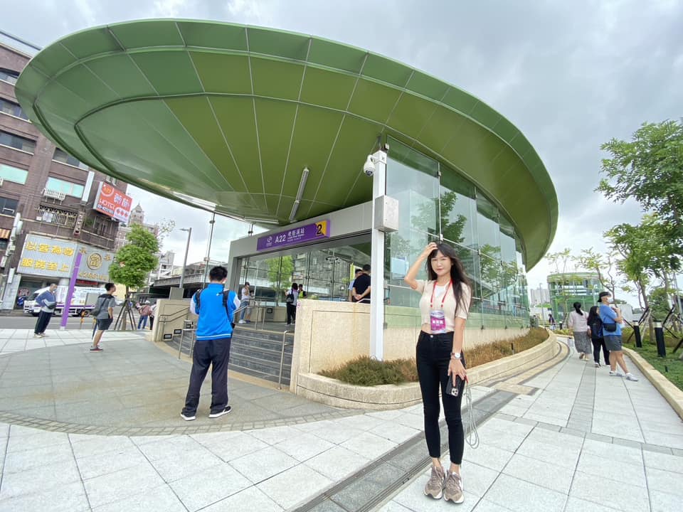 桃園機捷延伸老街溪站今正式通車，可望活絡當地經濟發展。（翻攝自市議員黃瓊慧臉書）