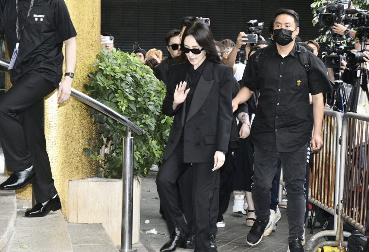 蕭亞軒奔香港送別李玟最後一程。(圖/星島日報提供)