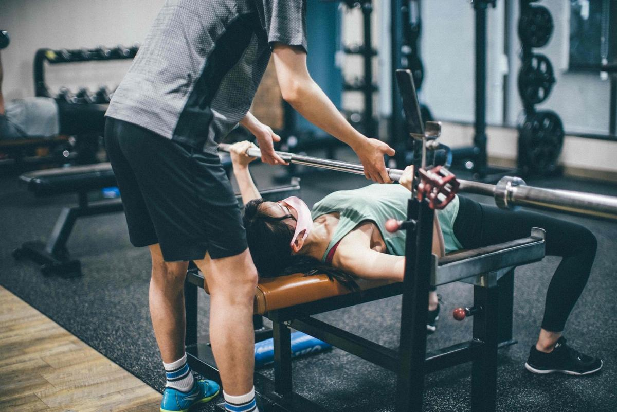 某健身教練透露上教練課的女生很容易與教練發生關係。（示意圖，photoAC）
