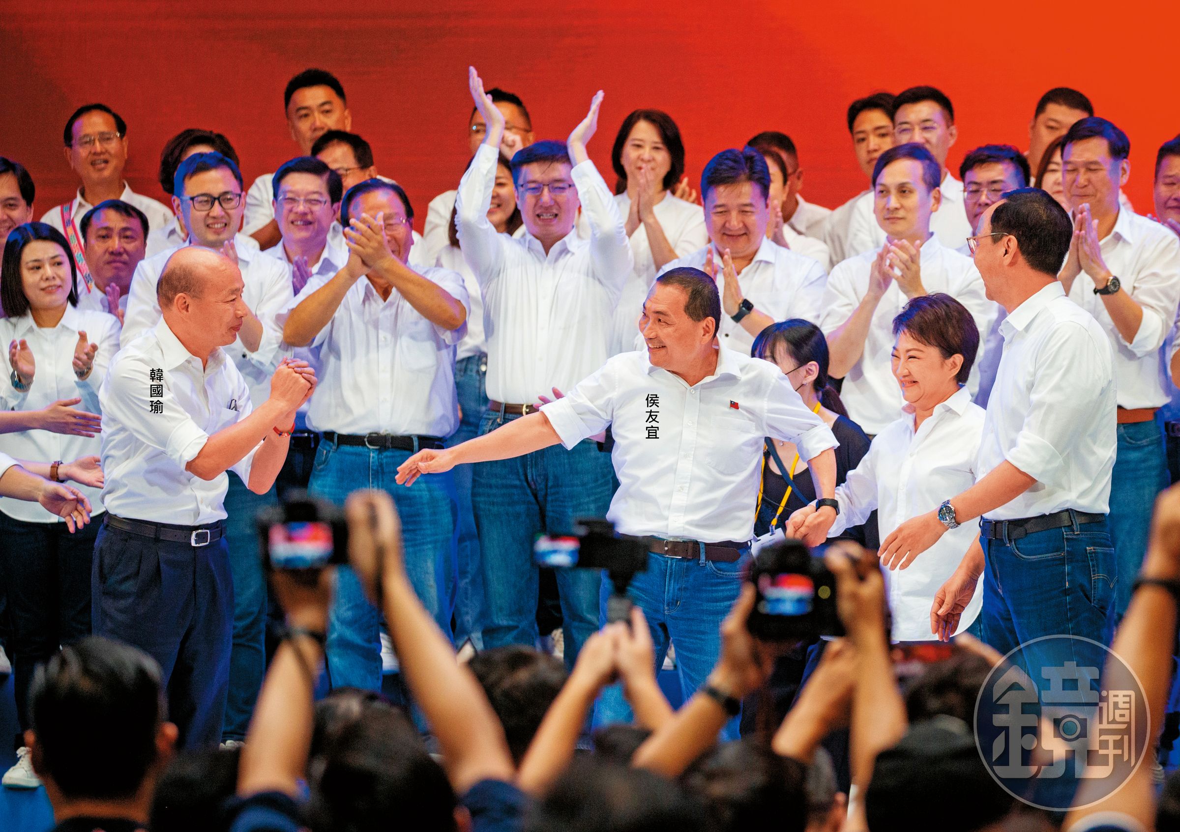 國民黨中央目前只以口頭告誡黨內同志要遵守「黨員行為規範」,全力協助侯友宜當選,不敢直接祭黨紀處理挺郭派,憂心傷害團結。