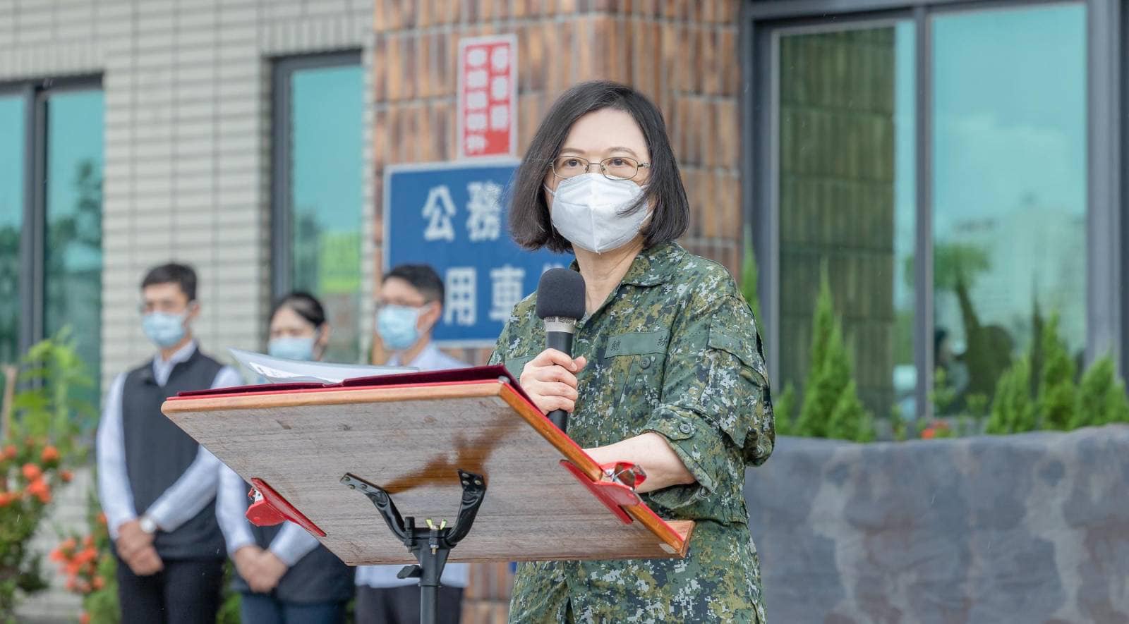 總統蔡英文25日確診新冠肺炎，今快篩已轉陰性。（翻攝自蔡英文臉書）