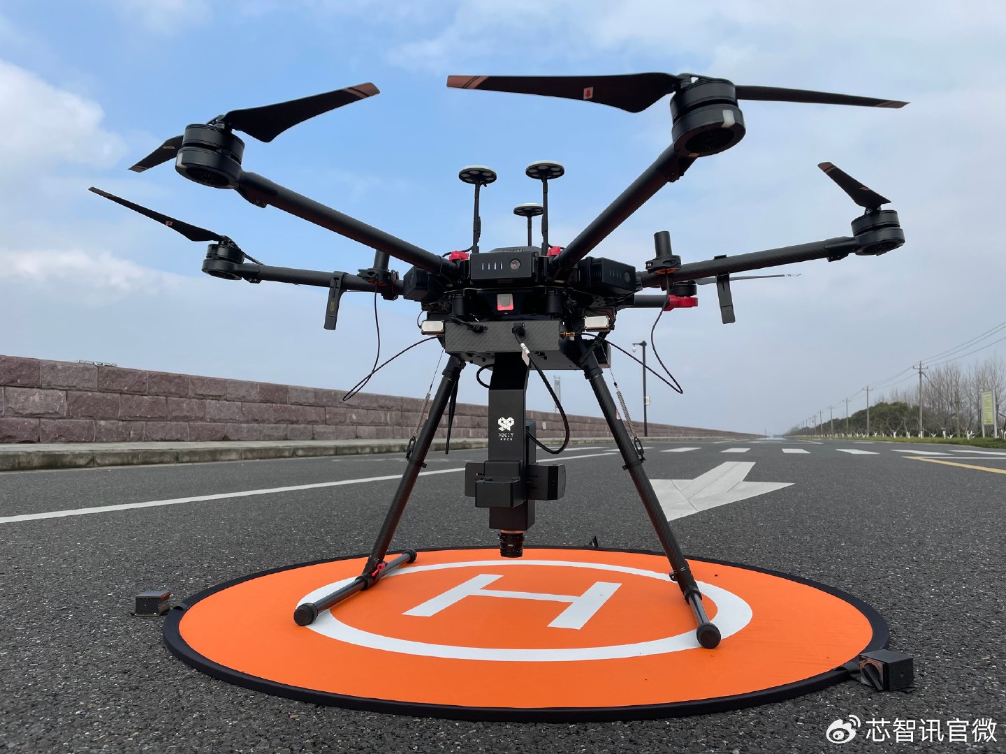 中國宣布9月1日起對性能較高的無人機及其相關物項實施出口管制，未經許可者不得出口；無人機示意圖。（翻攝自微博＠芯智訊官微）