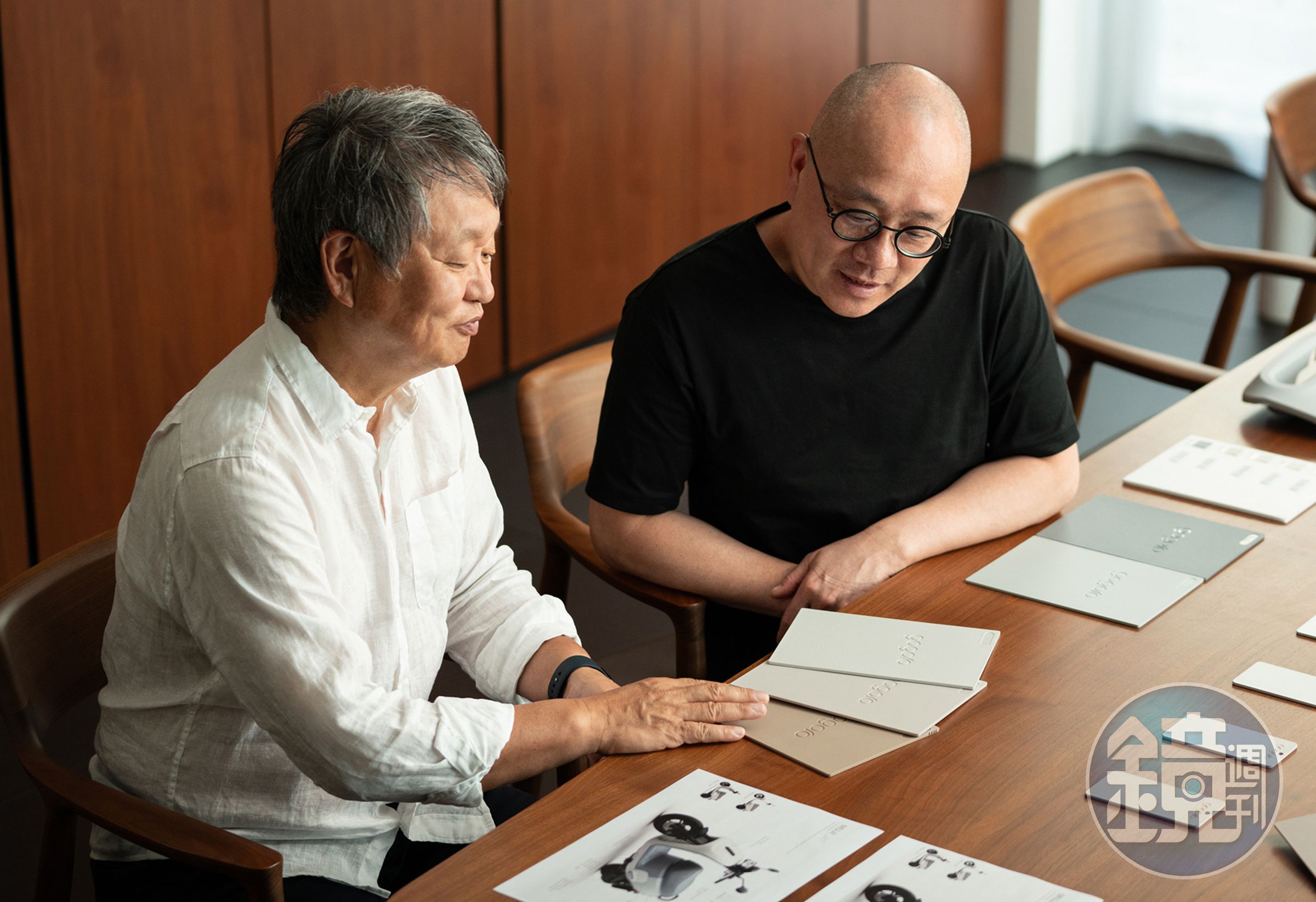 在這次與Gogoro和無印良品的合作中，深澤直人（左）的設計理念完全被融入到產品中。