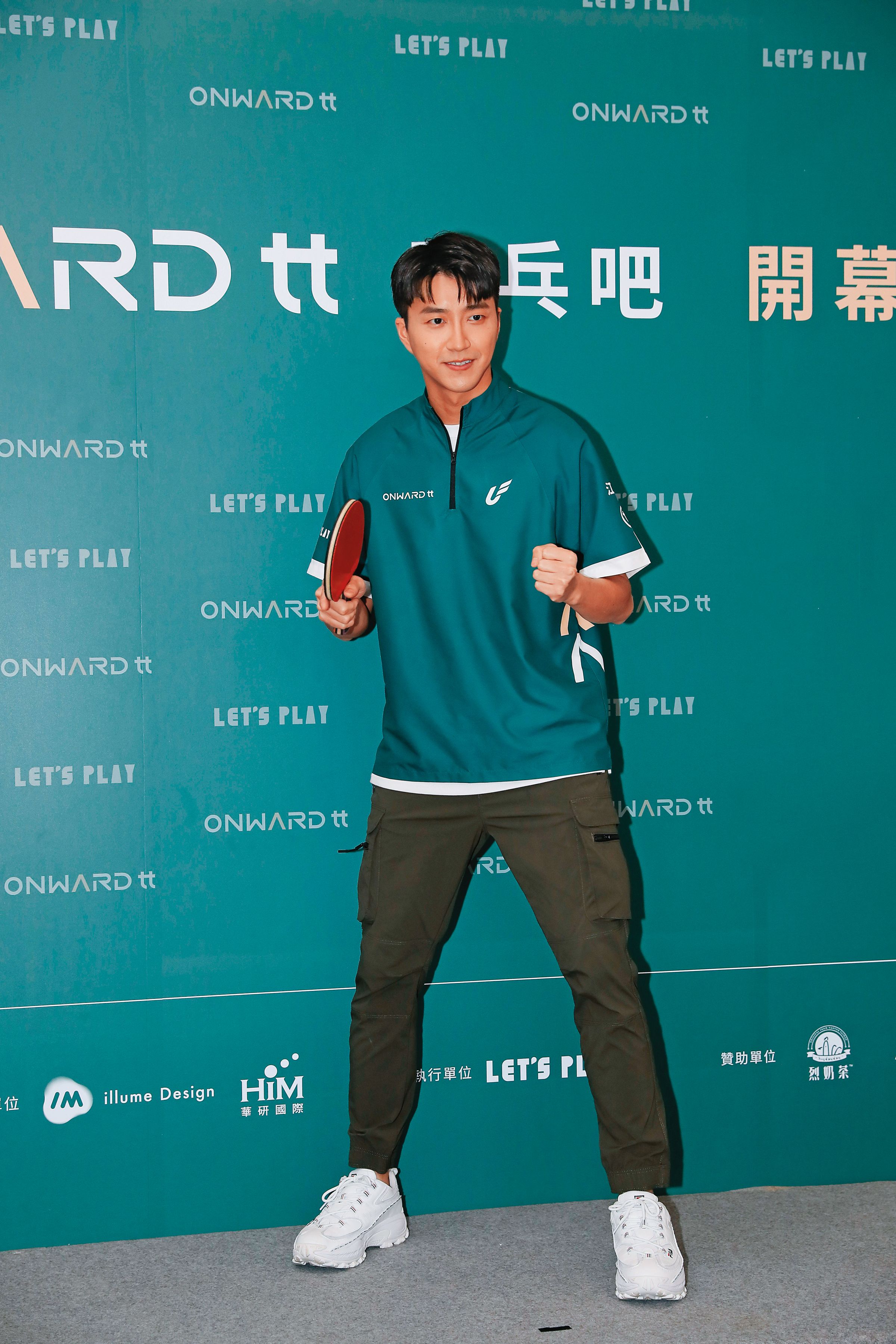 江宏傑經營副業有了明星光環,截至今年3月,手上握有5個代言,收入推估約千萬元之譜,還以《全明星運動會》獲得金鐘獎提名。
