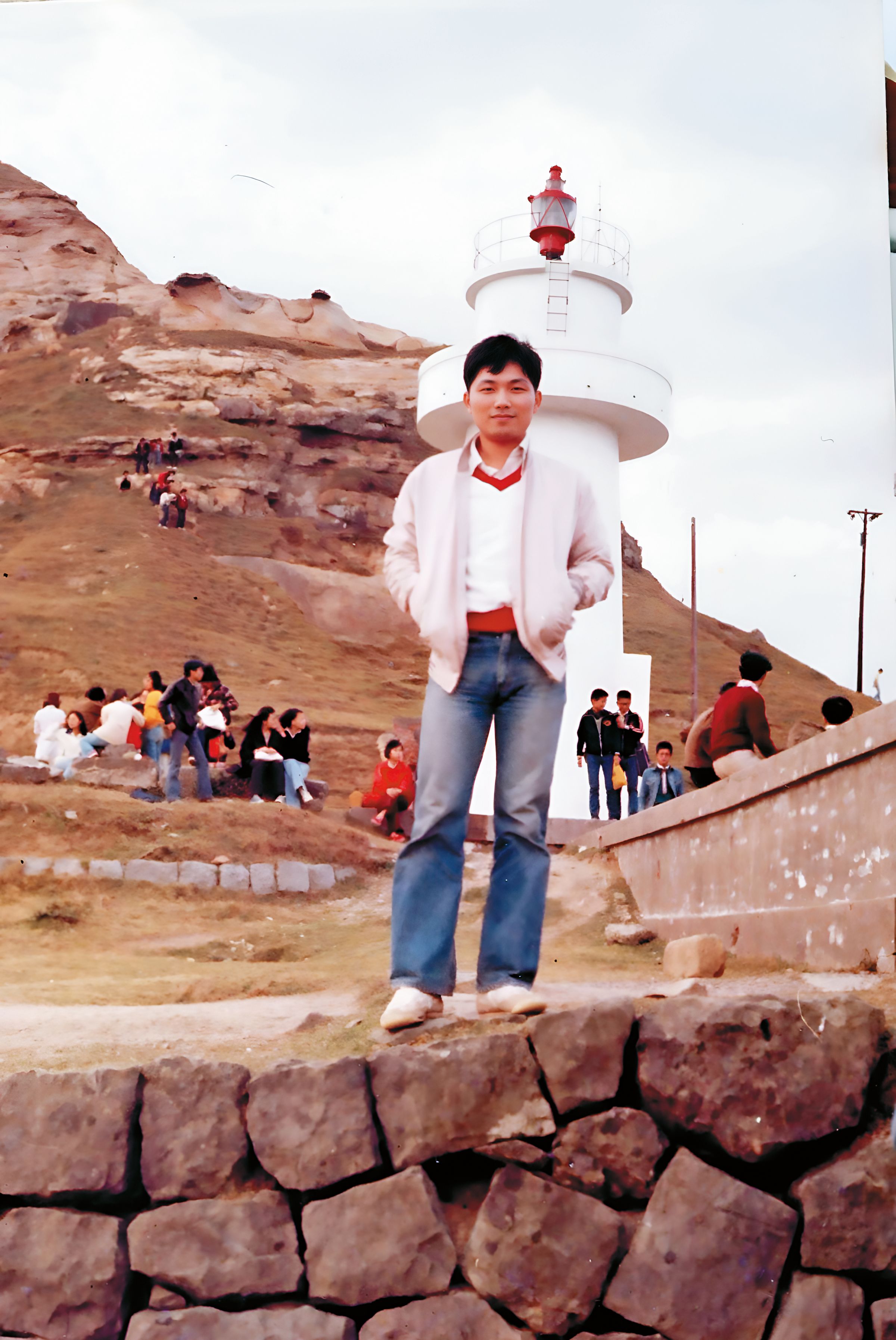侯友宜就讀中央警官學校,參加學生旅遊時的照片。
