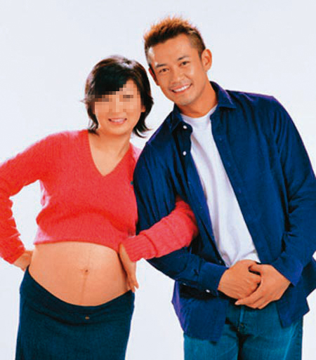柯叔元(右)和前妻(左)當初是交往多年結婚。(翻攝自壹讀)