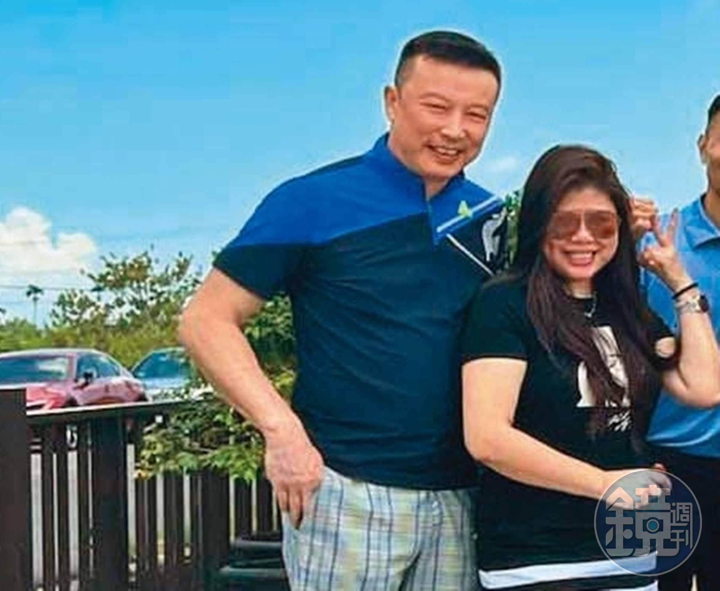 林煒(左一)和女友(左二)時常一起出席活動。(翻攝劉灼梅臉書)