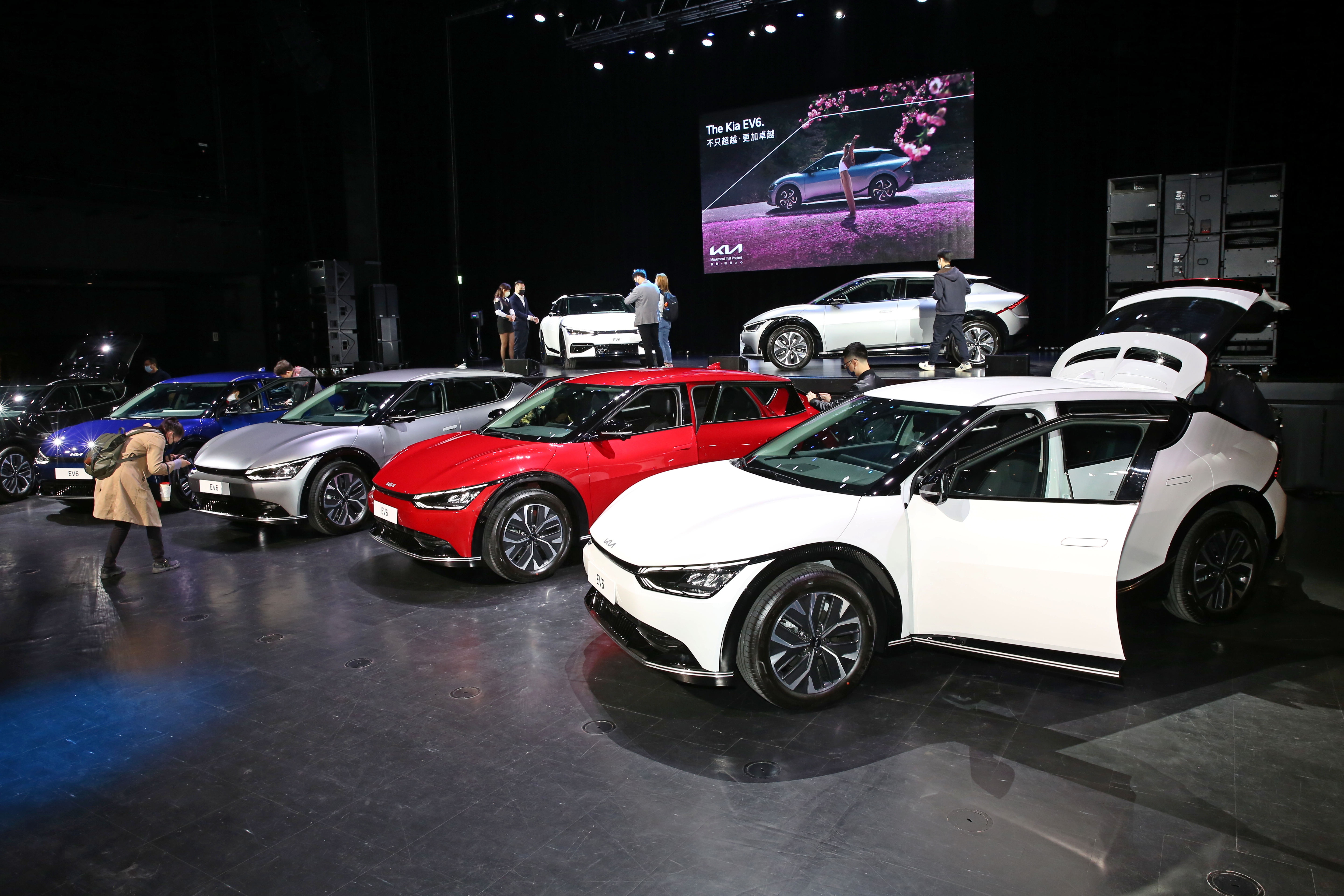 韓系KIA銷售表現亮眼，電動車種詢問度高。