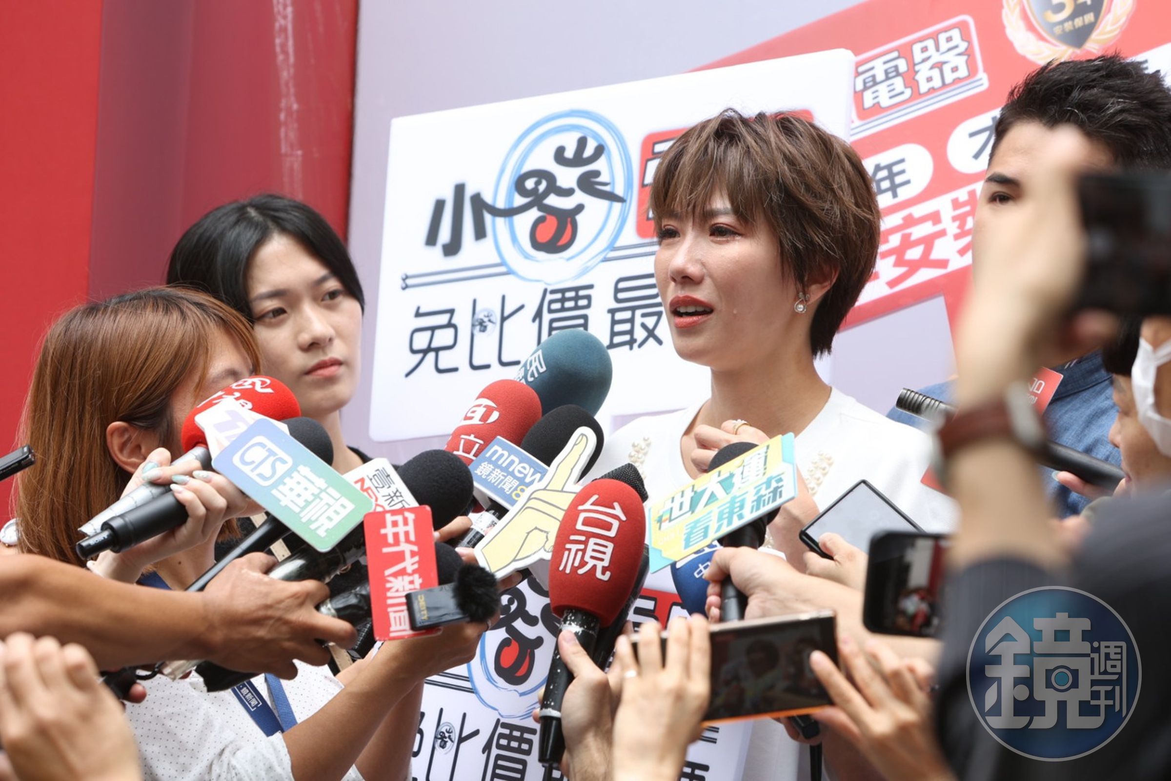 大牙到台中引來許多媒體追訪。(小蔡電器提供)
