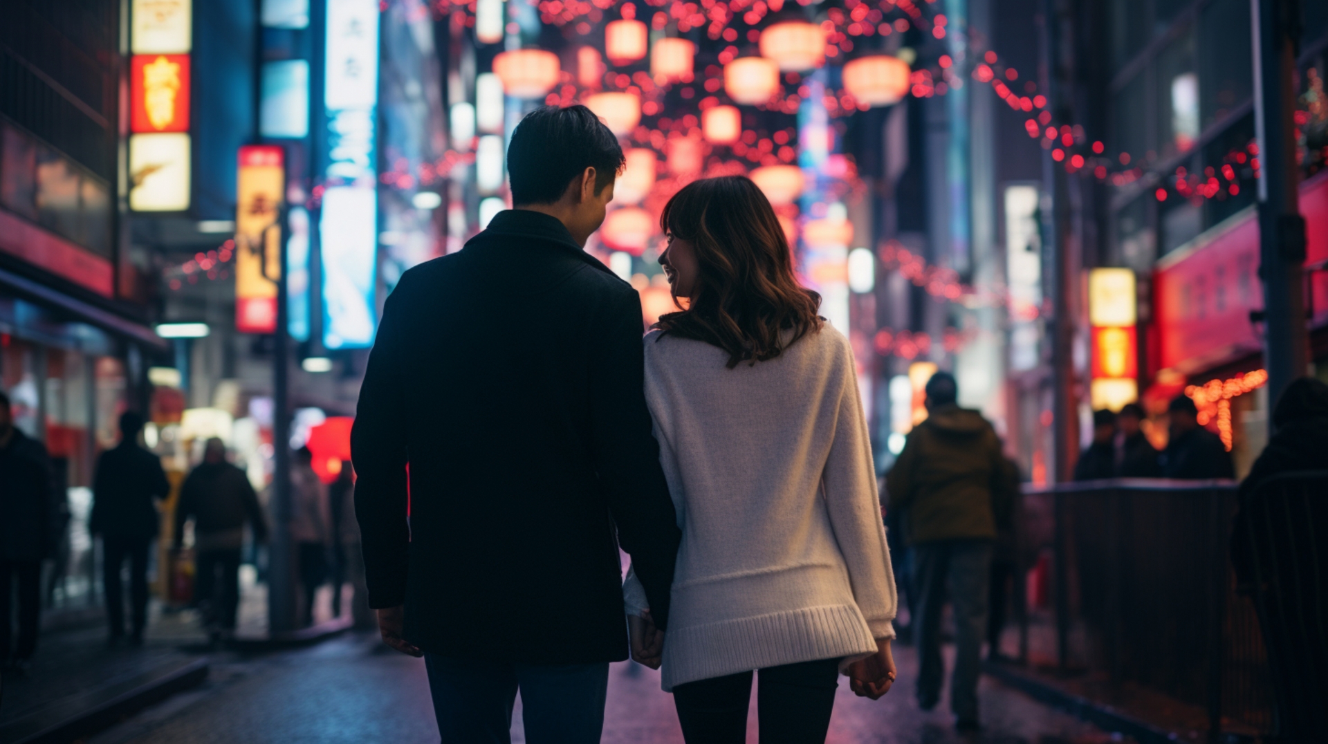 台中小吃店老闆指控老婆與送豬肉的外送員發生婚外情,常勾手散步約會。(示意圖,photoAC)