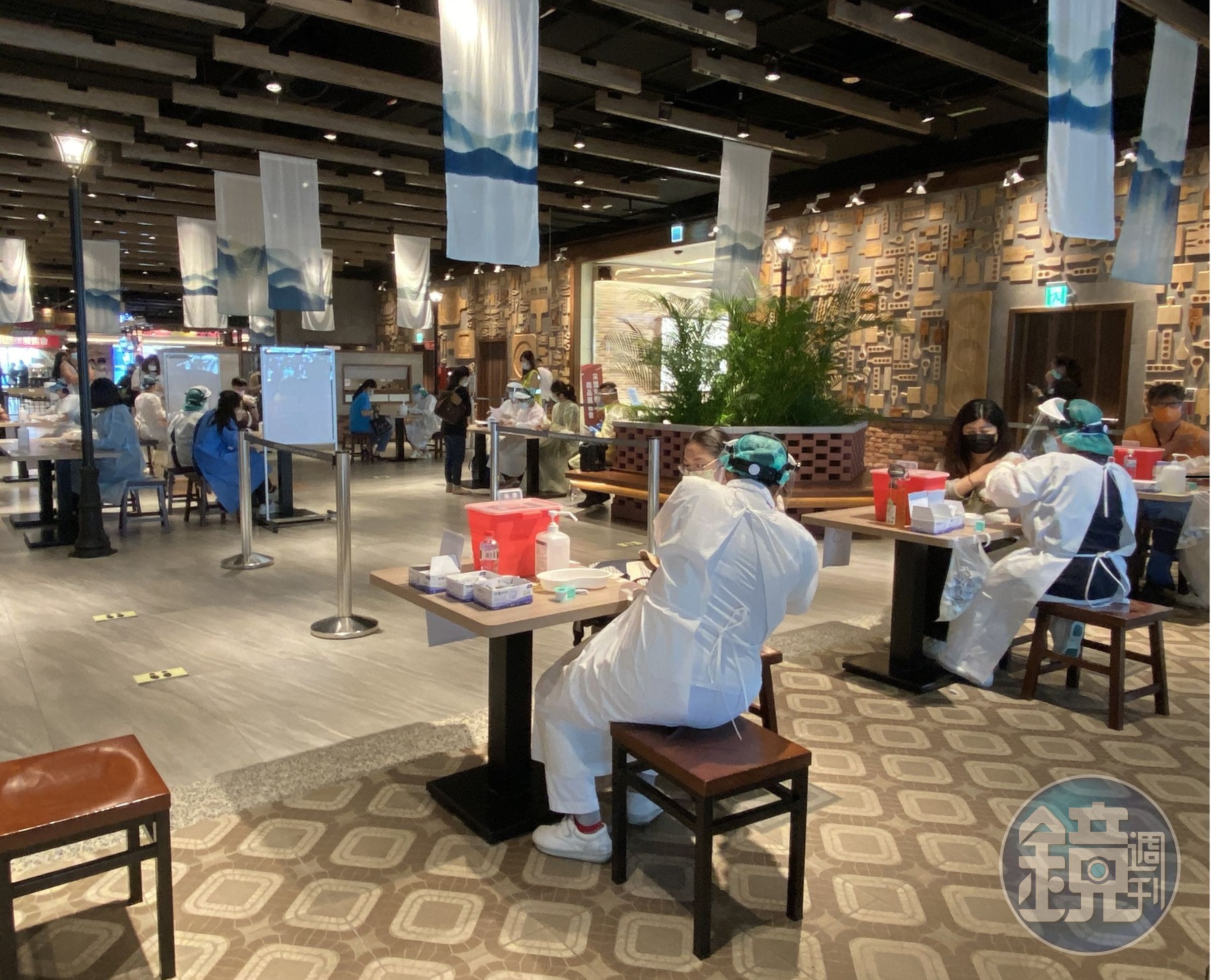 新擴建的商業區域,為了疫情需求變成疫苗接種中心。(業者提供)