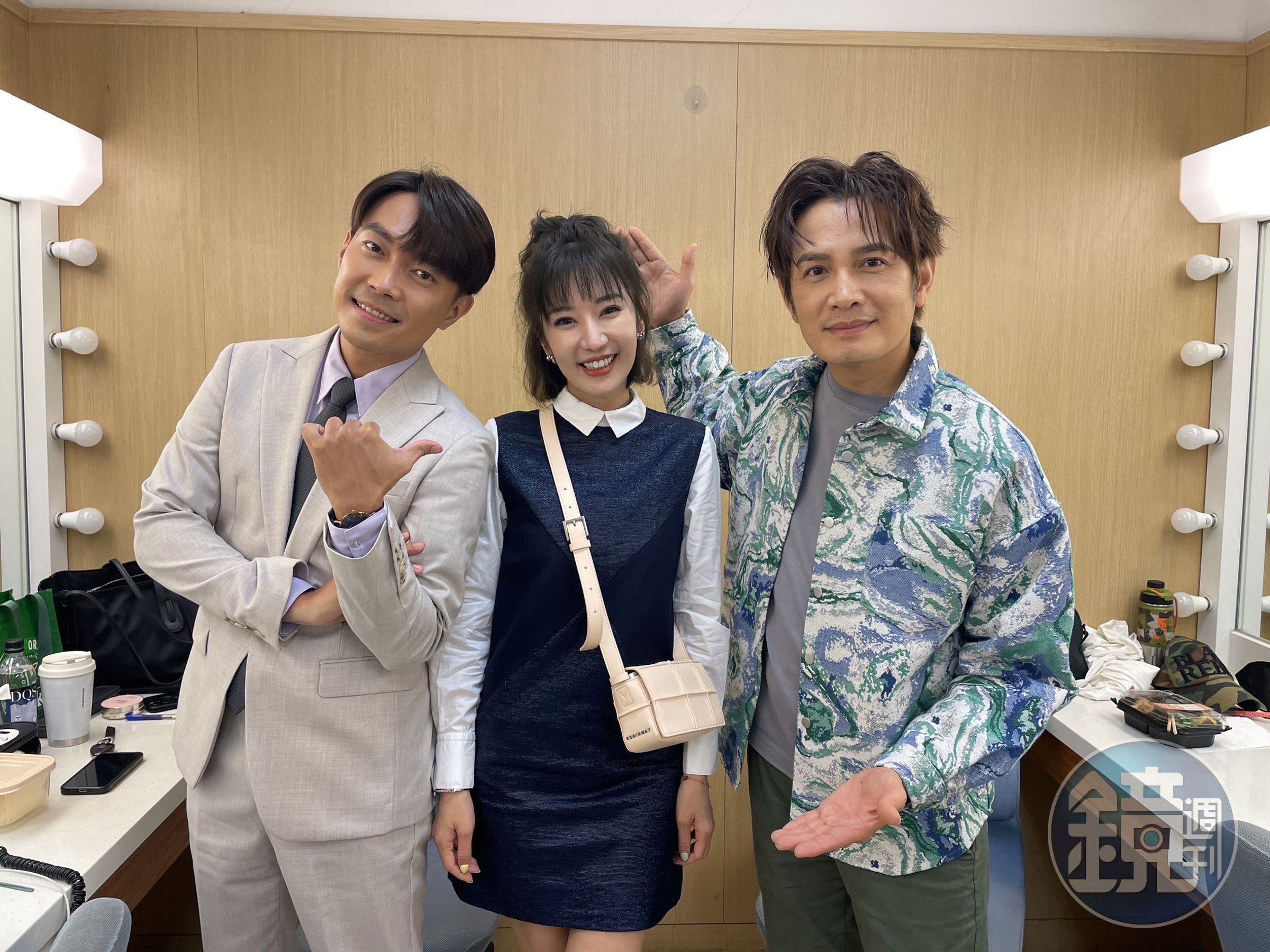 羅巧倫開心在民視八點檔《市井豪門》中能聽羅文裕、許仁杰唱歌。(民視提供)