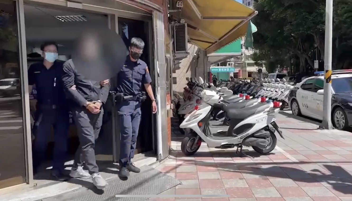 警方偵訊後將陳男依毒品罪送辦。（翻攝畫面）