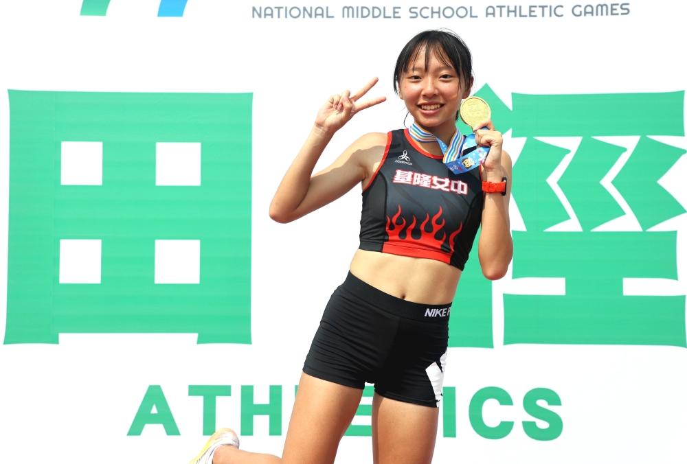 黃郁媃勇奪女子田徑一萬公尺金牌。
