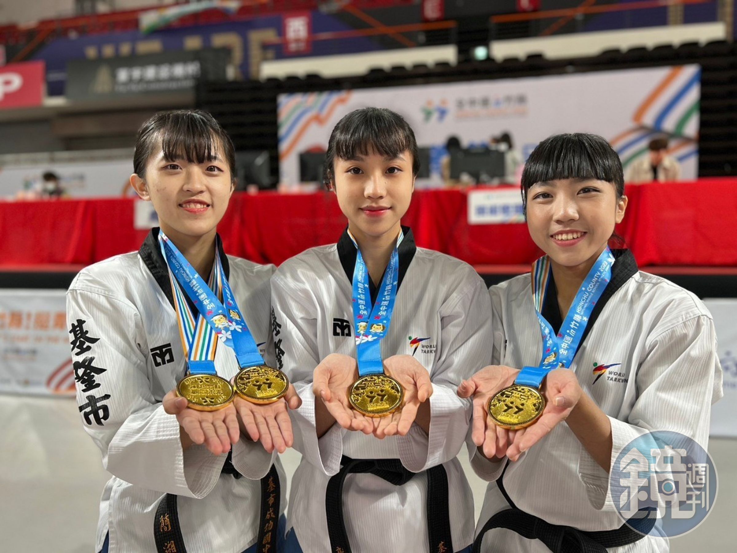 簡湘玲(左)、謝恩慈(中)、葉伃晴(右)三人默契十足。 