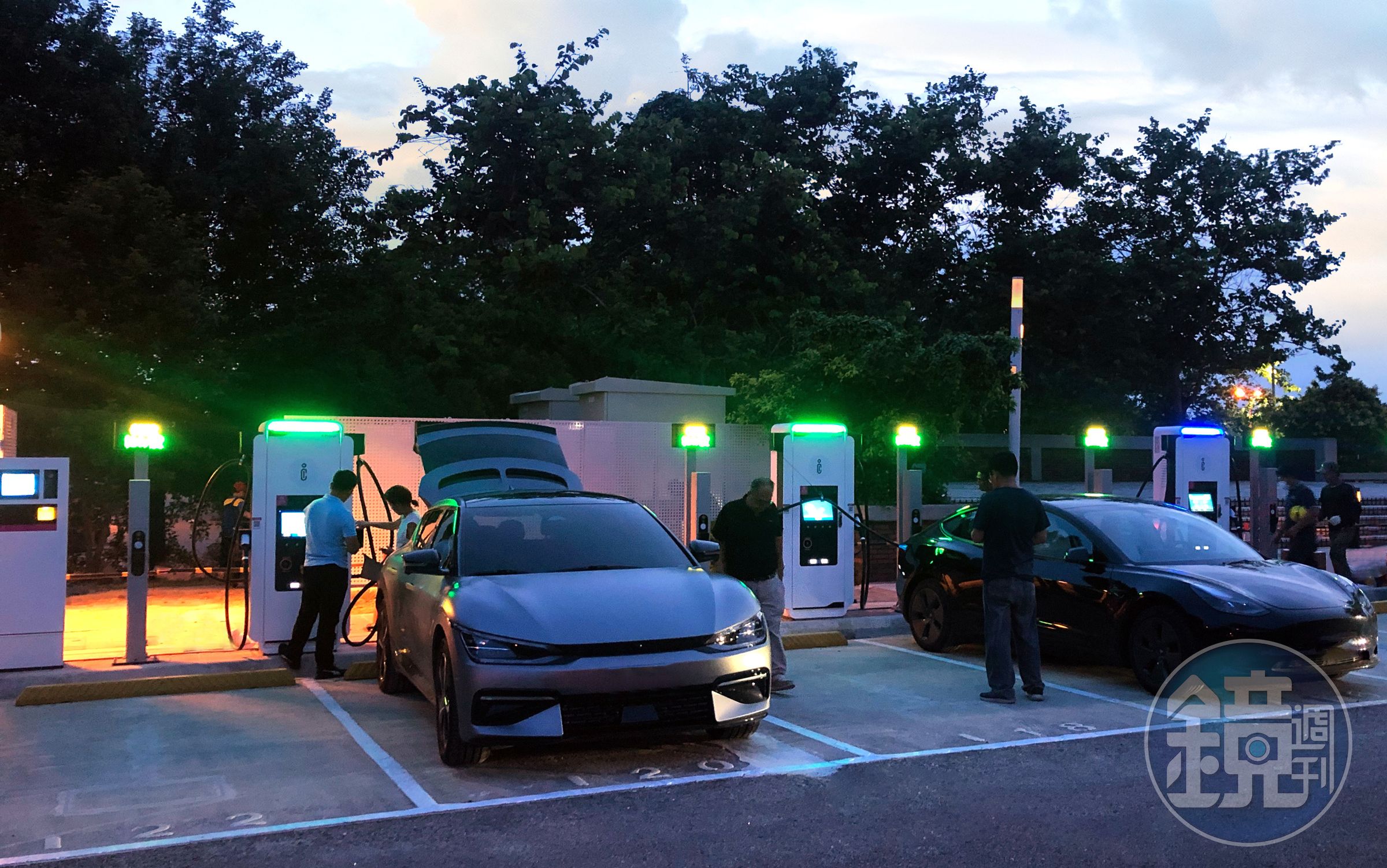 台達電350kW直流超快充電樁拿下VPC驗證，未來將設置在關西、蘇澳、泰安和仁德等國道服務區。（台達電提供）