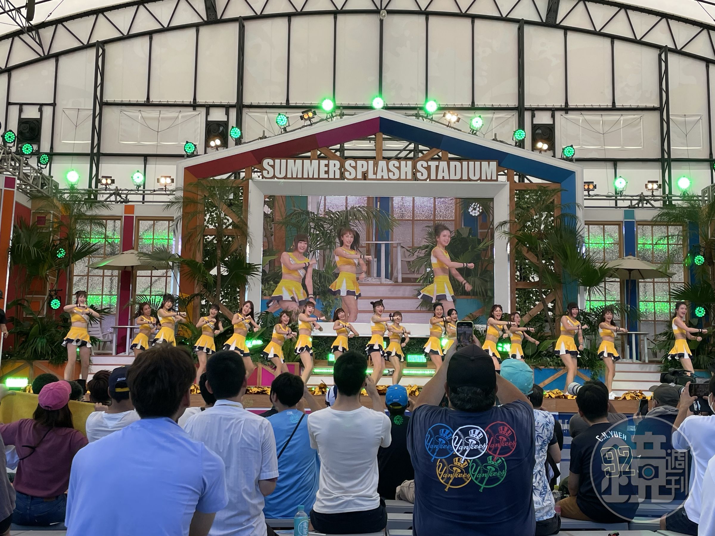 中信兄弟啦啦隊（Passion Sisters）前往東京台場參加夏季活動，現場表示應援名曲。（宏將多利安提供）
