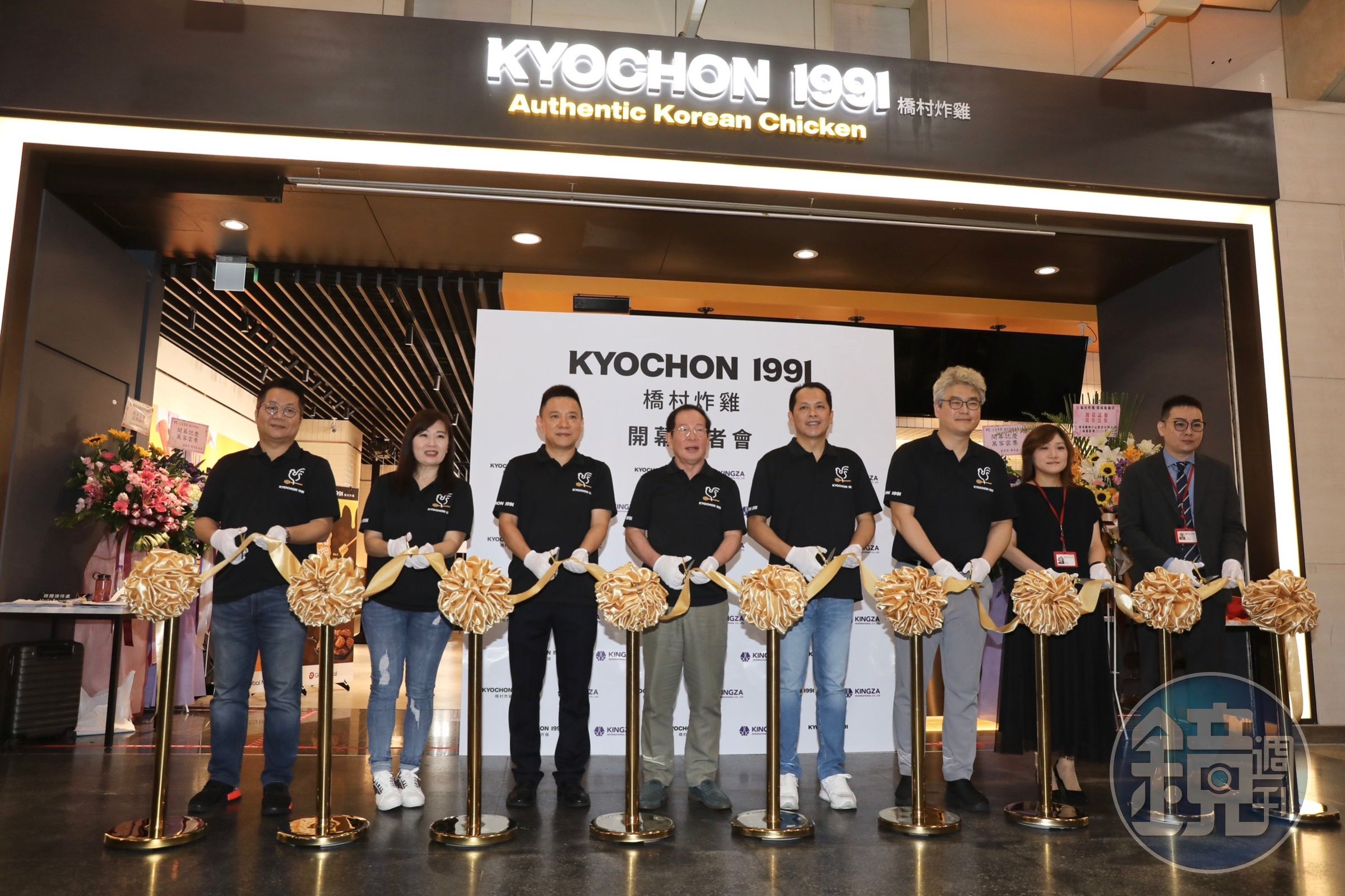 韓國炸雞第一品牌「橋村炸雞」台灣第一家分店，今日正式在板橋車站環球購物中心舉辦開幕剪綵儀式。
