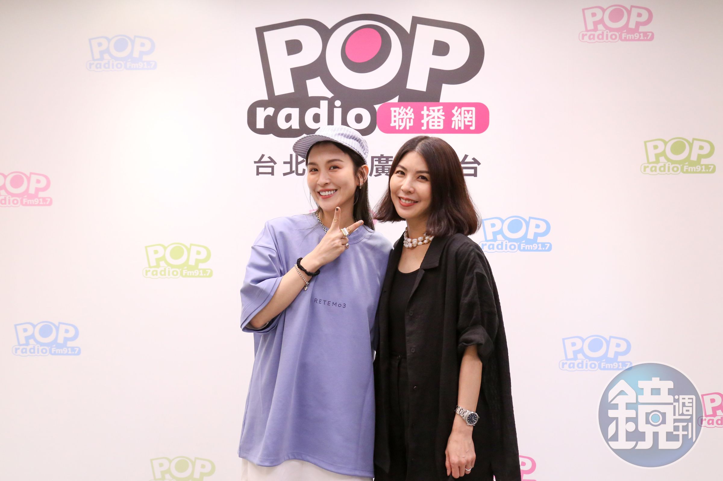 許茹芸上POP Radio《鬧著玩音樂》,與主持人魏如昀暢聊出道至今的經典作品。(POP Radio提供)