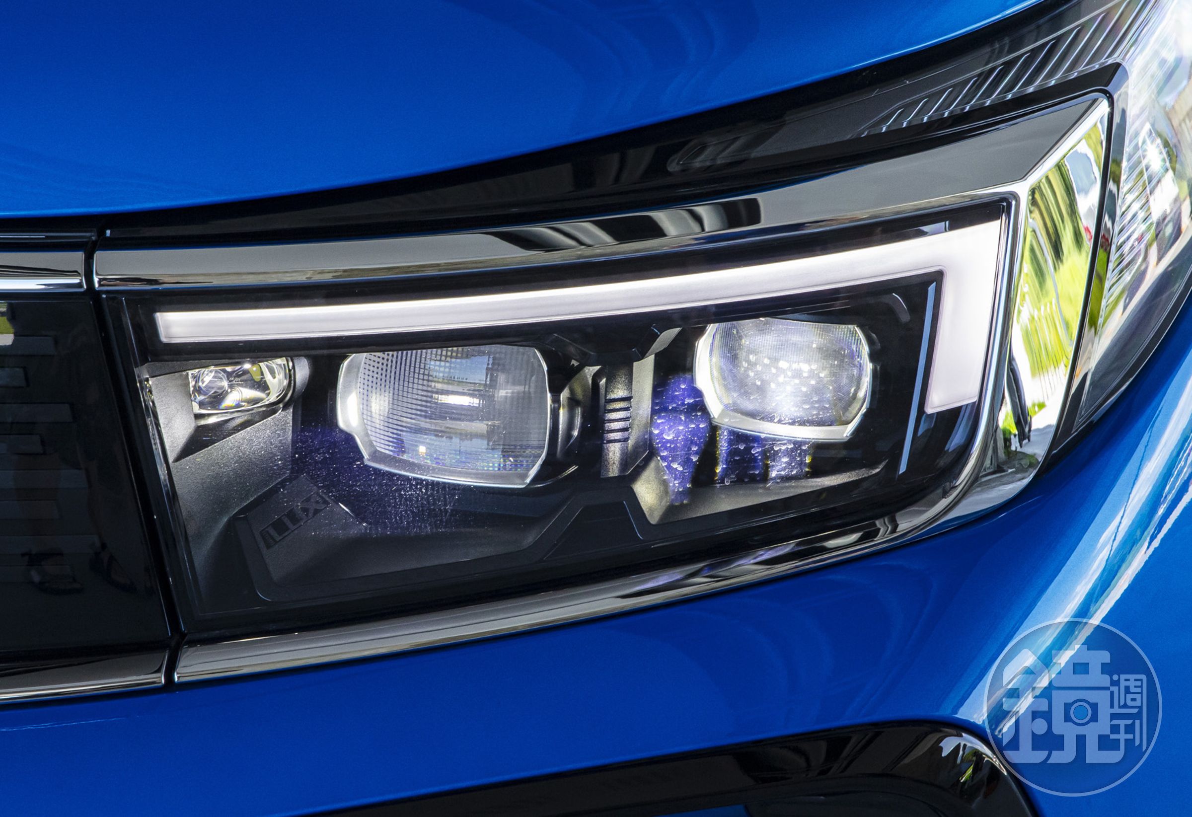 以往僅能在豪車上面看到的IntelliLux LED® Pixel Light矩陣式頭燈，採用168個LED獨立照明模組。