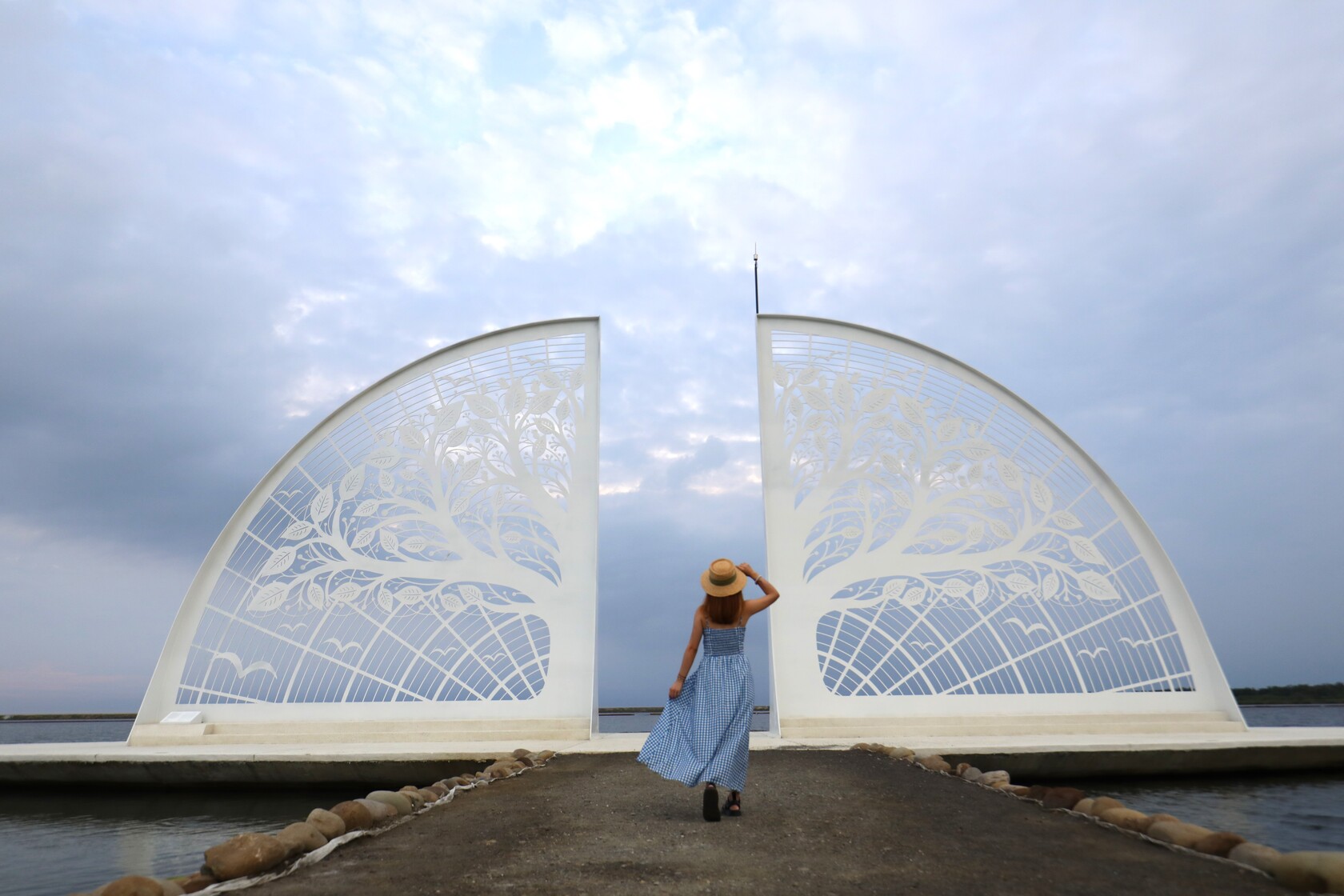 儘管扇鹽地景園區尚未正式開放，藝術裝置《生命之樹》已成為熱門打卡點。