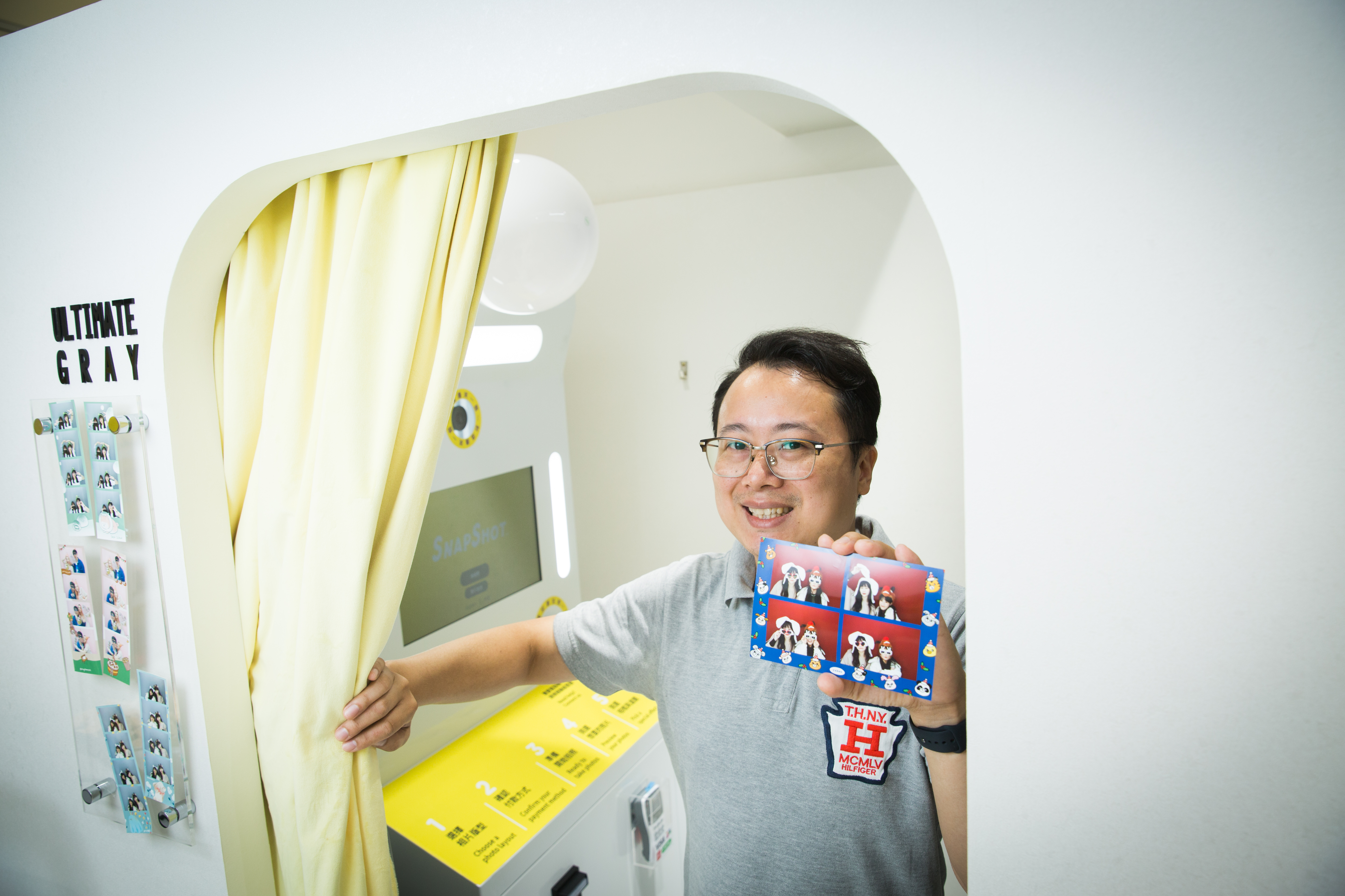 曾是IC設計工程師的陳彥廷，為了拿回人生主導權，創業開韓式拍貼店，帶動拍貼風潮捲土重來。