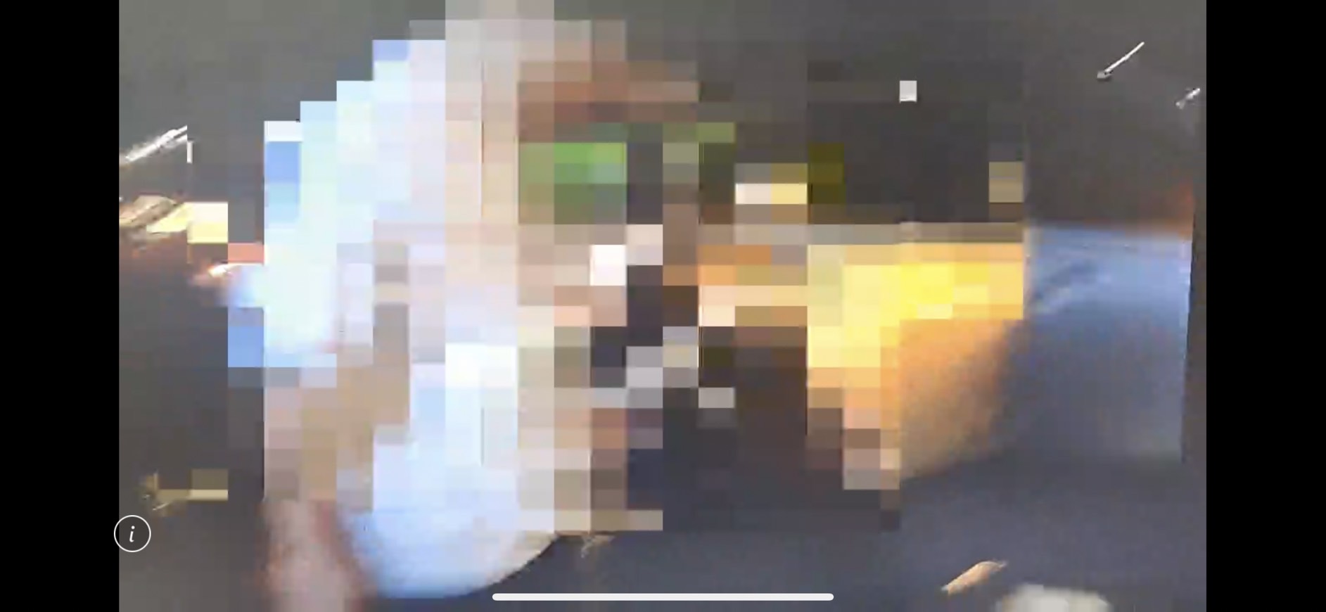 警方將賭場負責人及工作人員等帶回警局偵辦。（翻攝畫面）