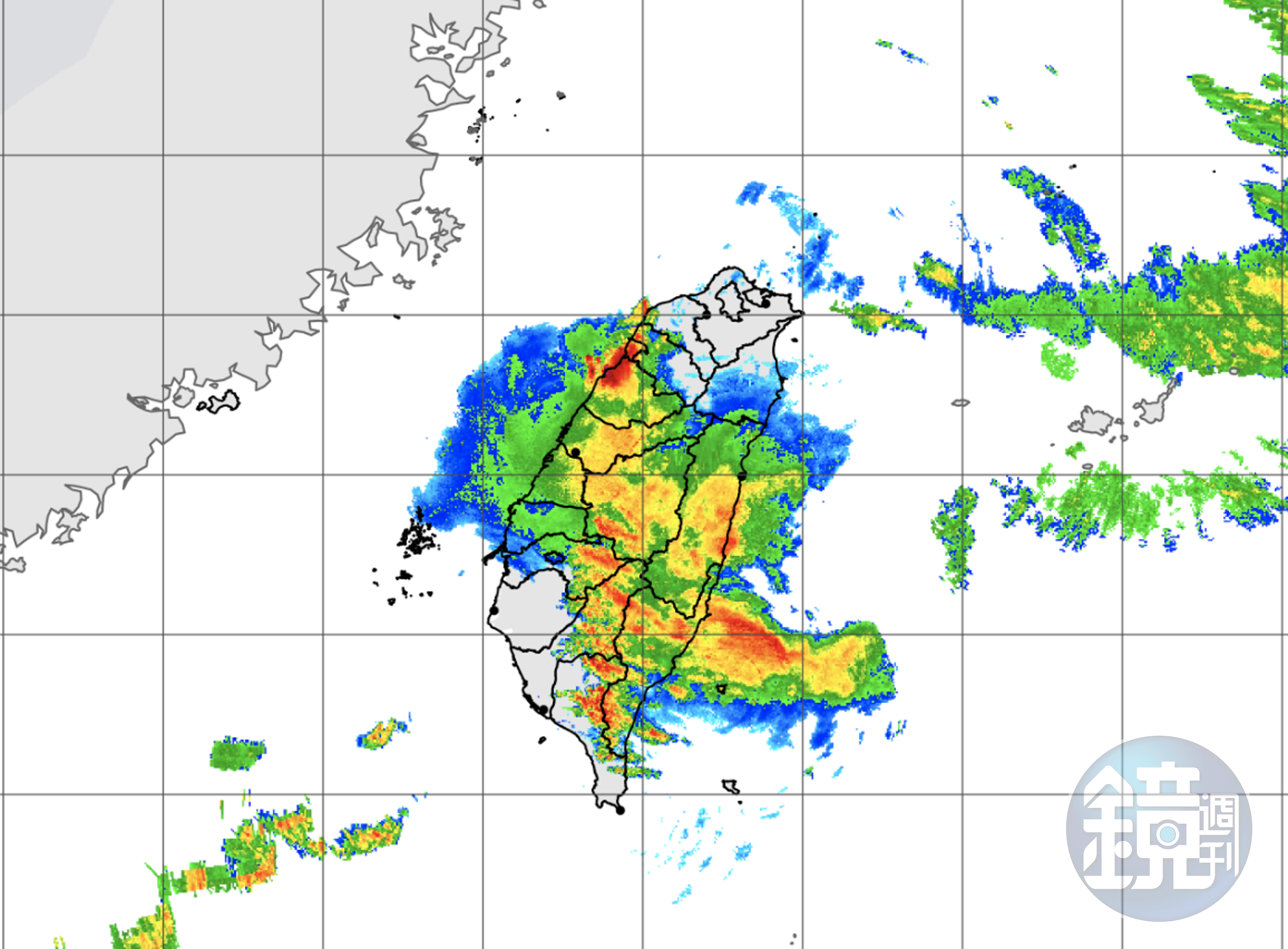 苗栗縣部分地區降下驚人雨勢,三義鄉因豪雨造成多處道路坍方,鄉公所稍早發布,從上午10點起全鄉停止上班、上課。(中央氣象局提供)