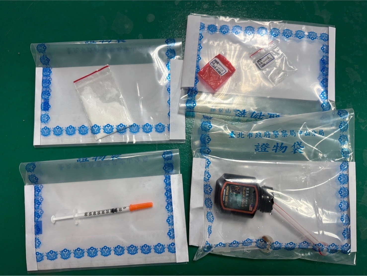 警方在廖男住處起獲多款毒品。(翻攝畫面)