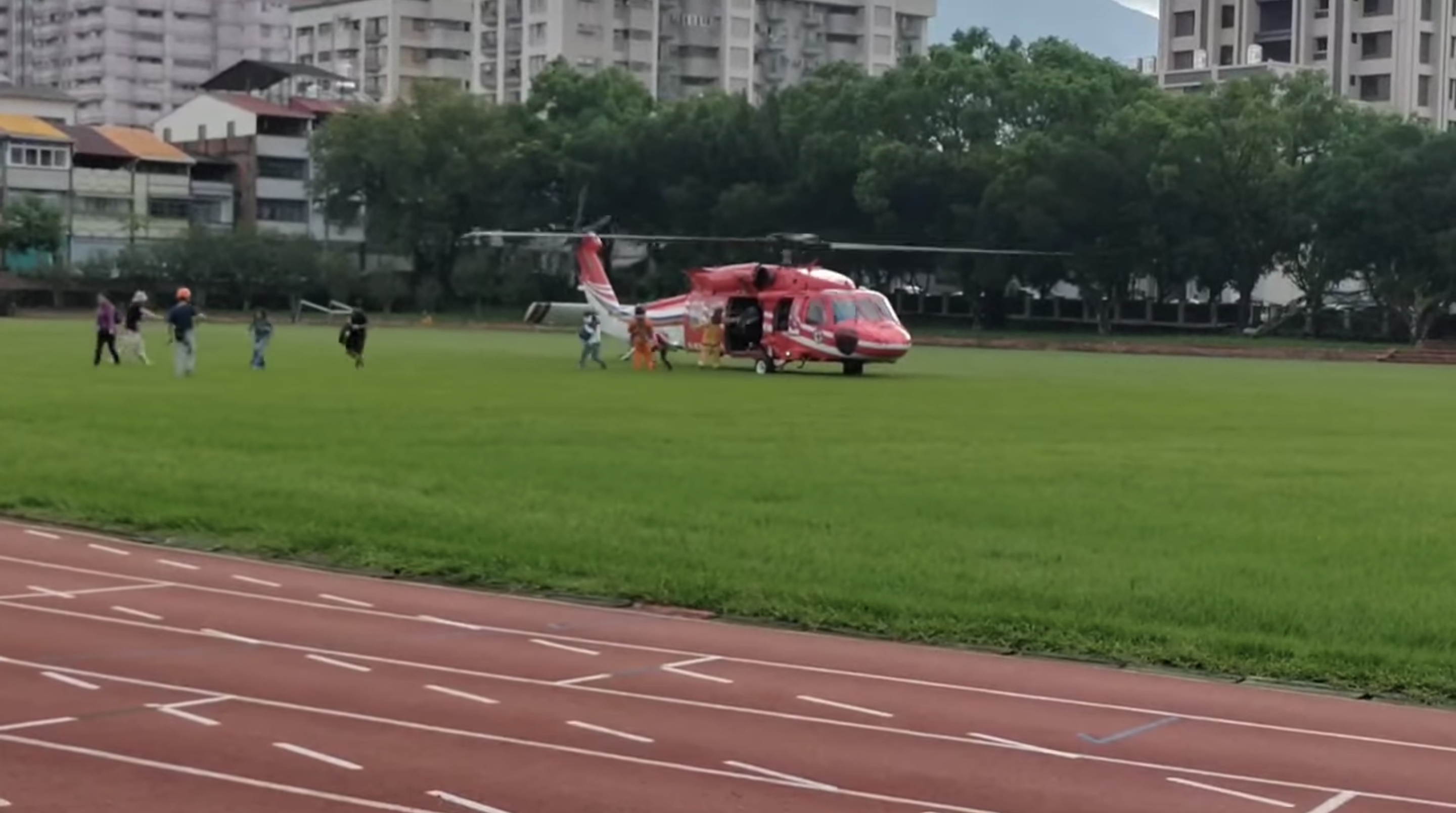 奧萬大43名受困遊客已全數獲救。（翻攝自奧萬大情報站臉書）