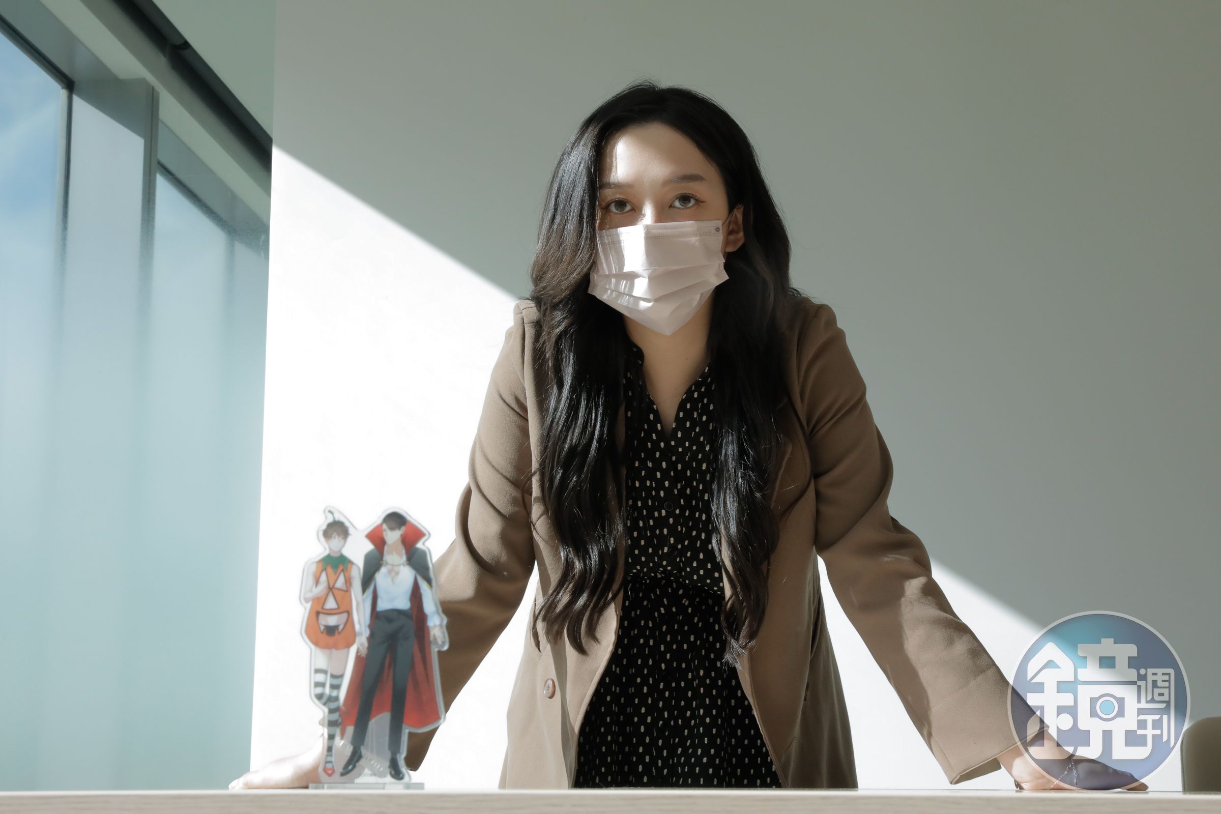 漫畫家餅乾以校園生活為靈感，創作出《我的室友帥哥學長》。