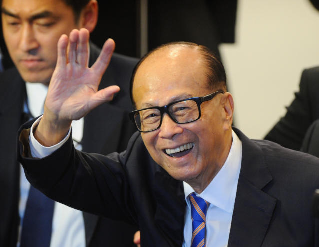 李嘉誠丟震撼彈！房產新建案打7折拋售，香港商圈空蕩蕩現況曝光。（翻自香港雅虎）