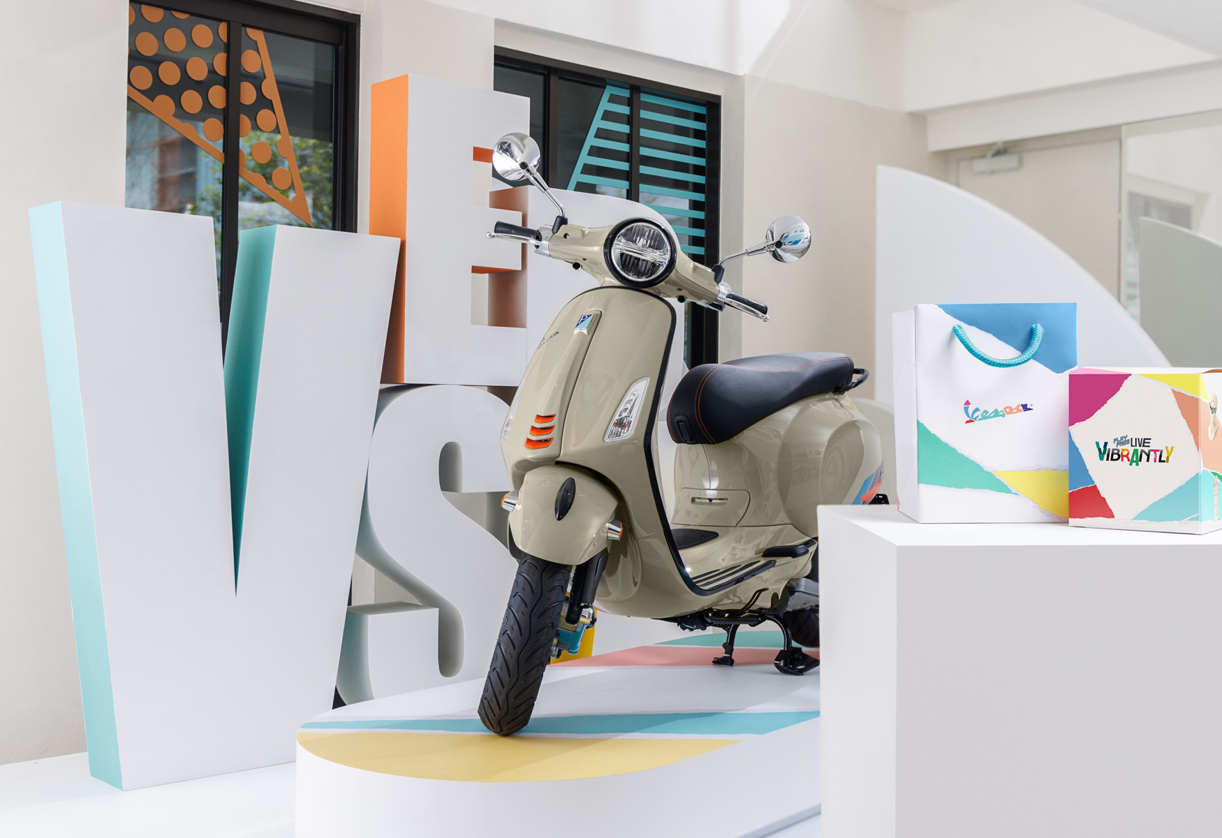 【新車登場】義式清爽迎盛夏！新年式Vespa Primavera 125優雅回歸
