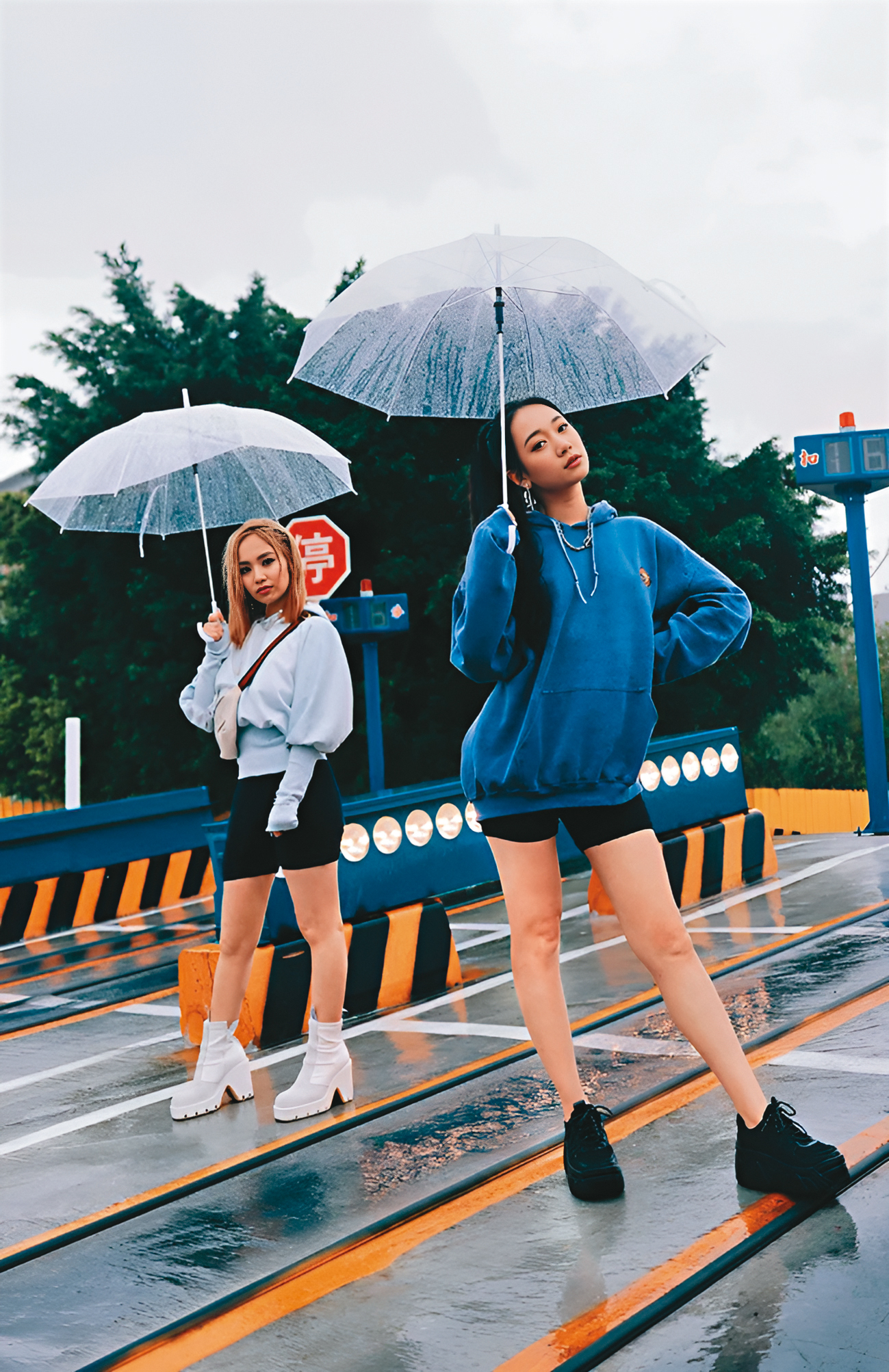 吳卓源（右）與陳芳語（左）之前一起合作單曲〈Better〉，歌詞字裡行間盡是滿滿的好友情。（華風數位提供）