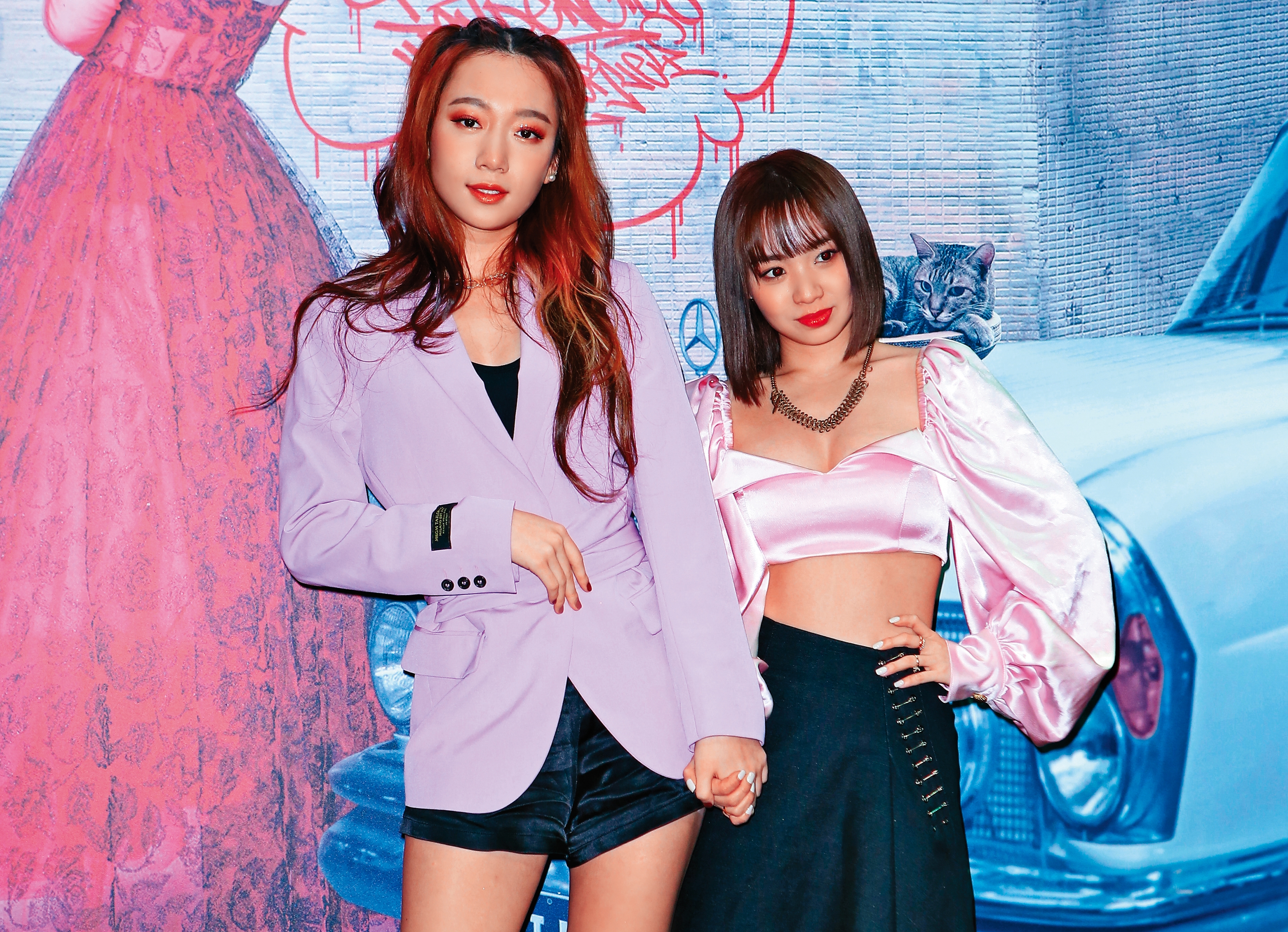 陳芳語（右）加盟新東家華風數位後，推出專輯《公主病》，同公司的好友吳卓源（左）到場力挺。