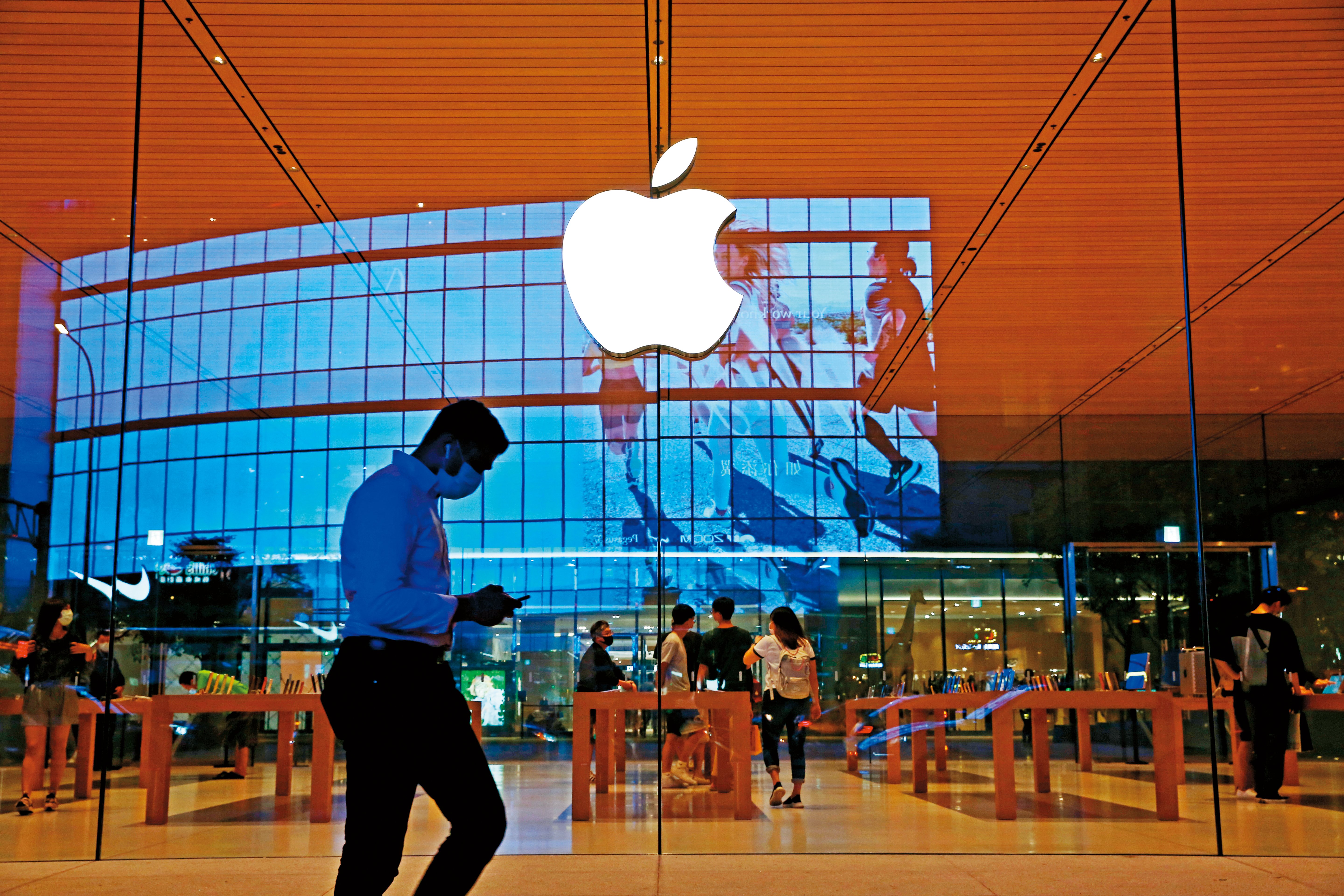 蘋果財報不如預期，市場開始嚴格檢視AI概念股是否仍能撐起高漲的股價。