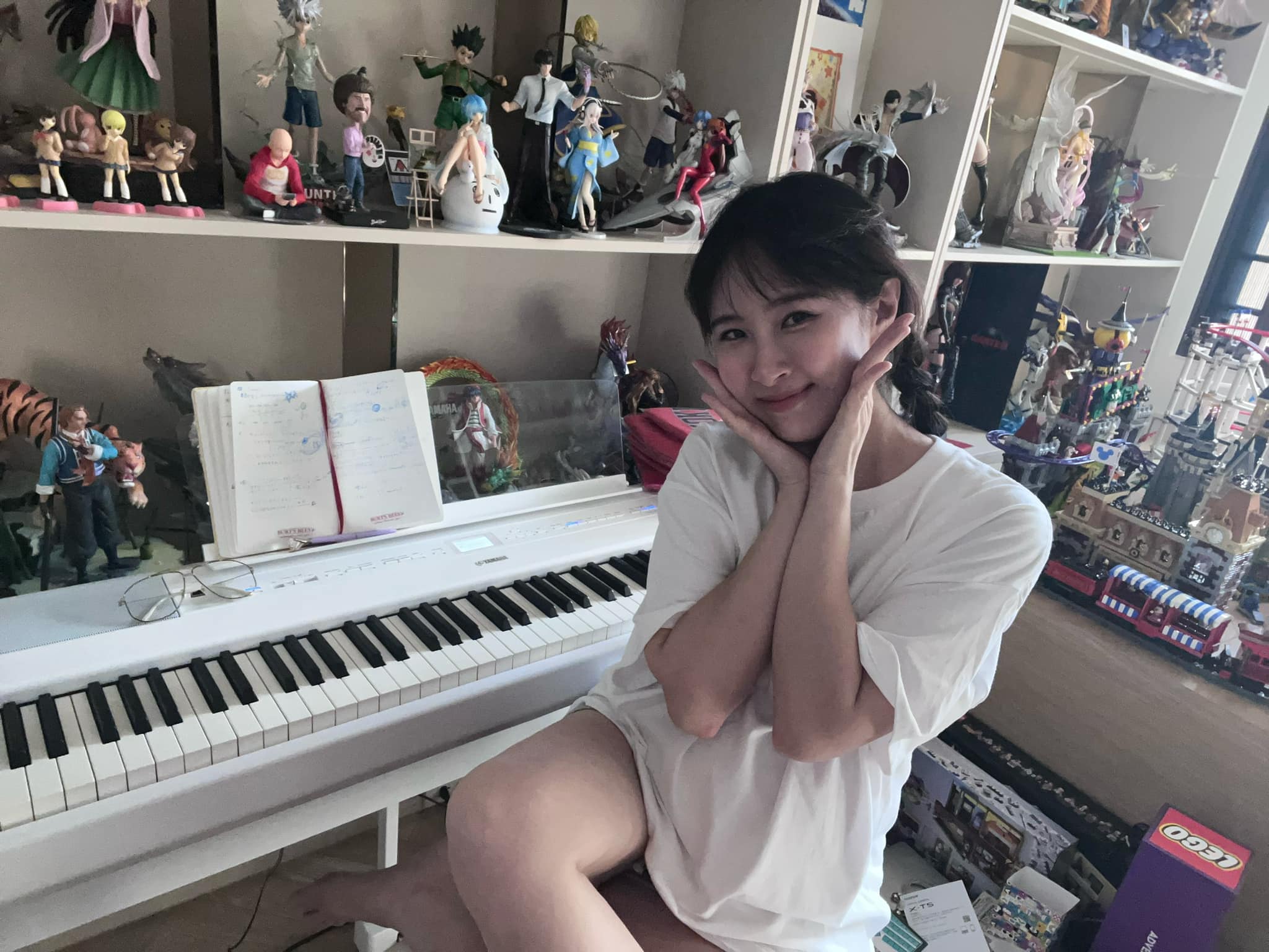 鄧福如6月時貼出自己的近況照,看起來頗有孕味。(翻攝自鄧福如 AFÜ臉書)