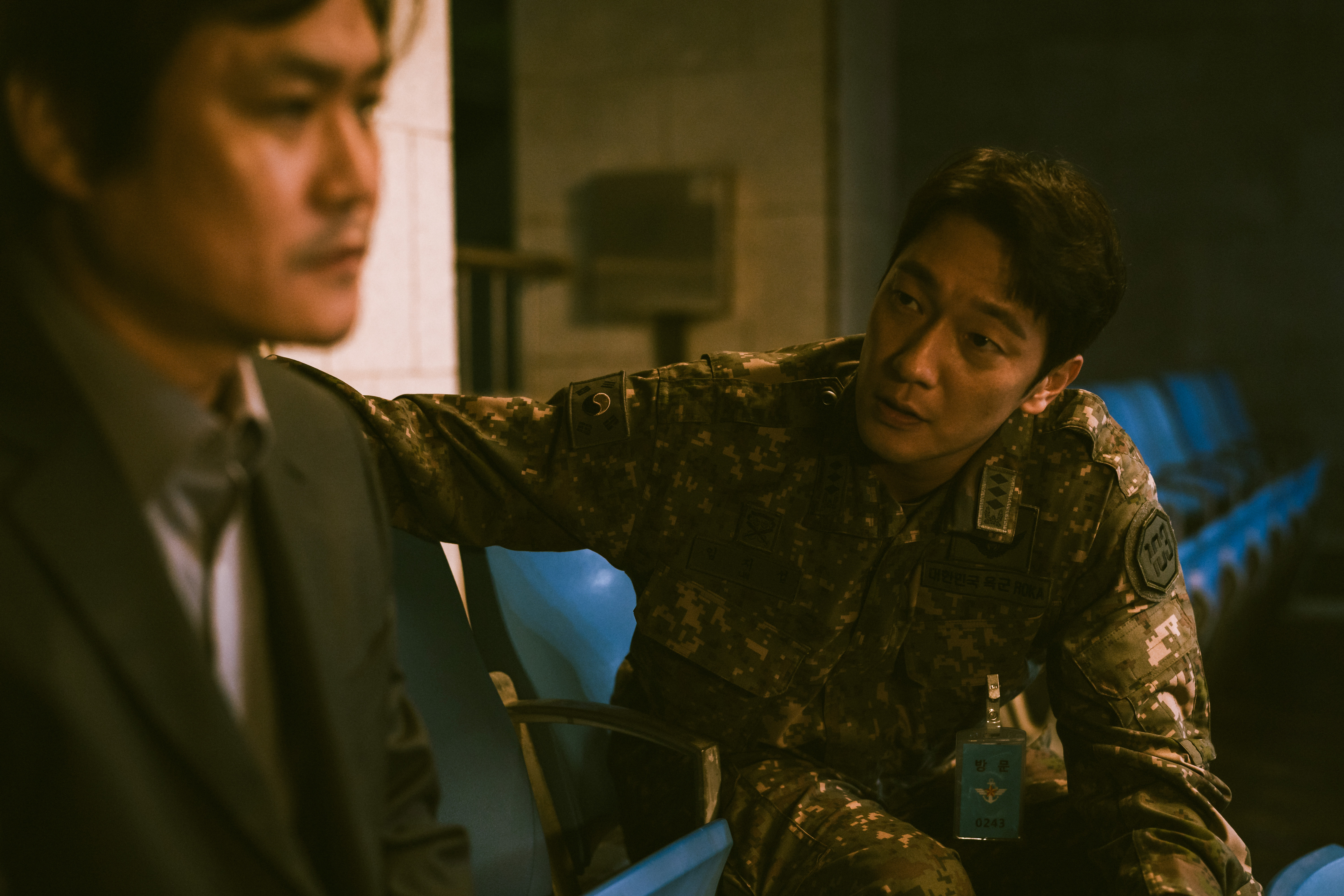 孫錫久續攤演出《D.P.：逃兵追緝令2》，韓國媒體指出他在第二季中戲分吃重，疑是和人氣暴漲有關。（Netflix提供）