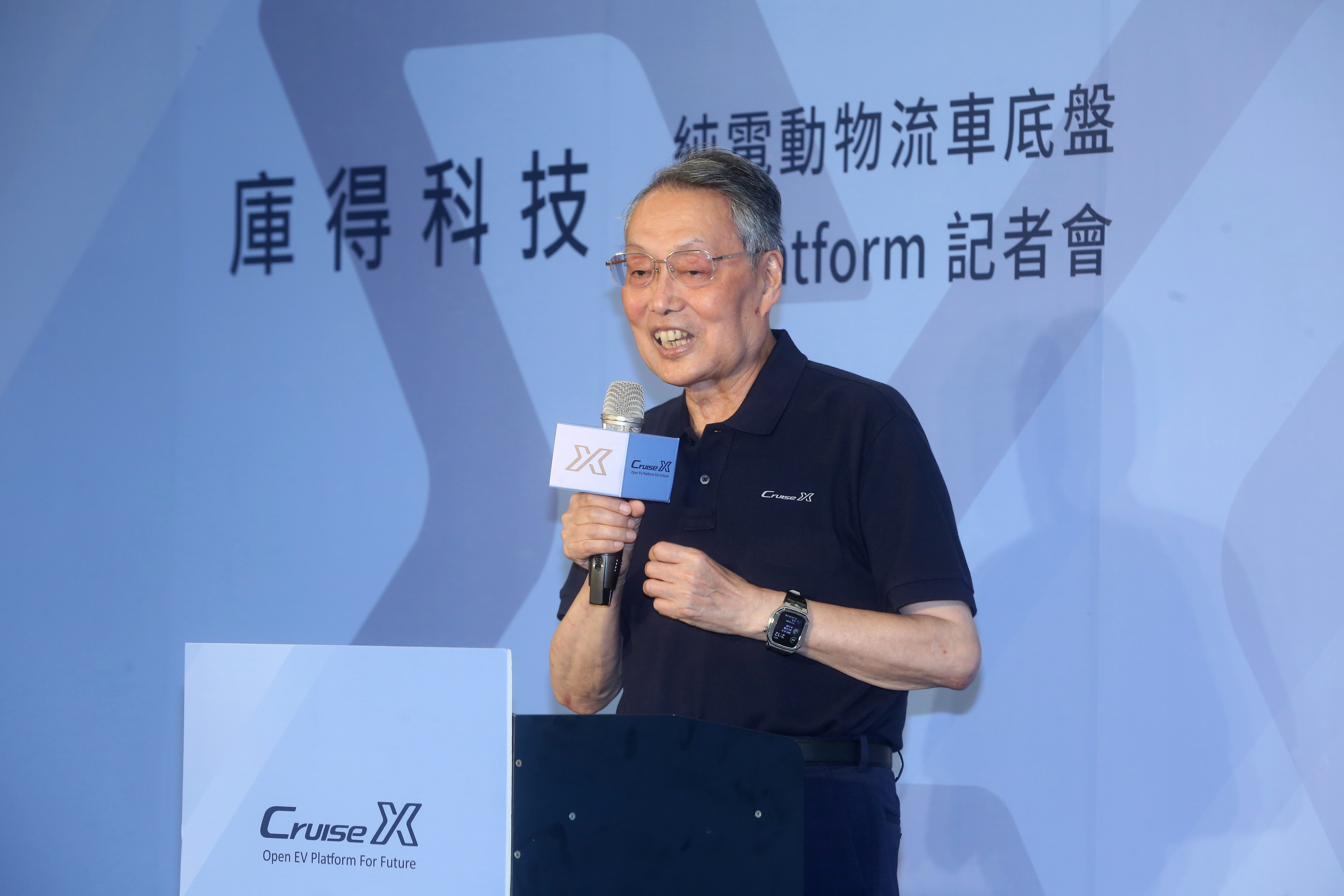 施振榮說，電動車將啟動典範轉移的大趨勢，這將是台灣未來的新機會。