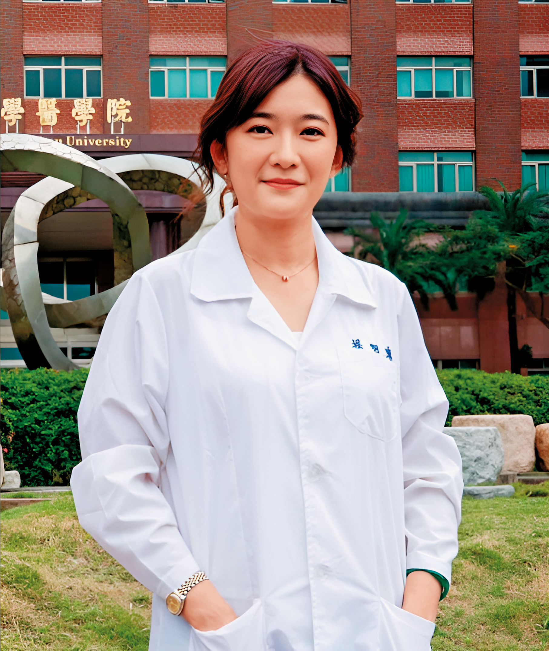 楊智惠曾獲10大傑出女青年，日前遭調查局非法逮捕及性騷，引起外界矚目。（翻攝新創幫網站）