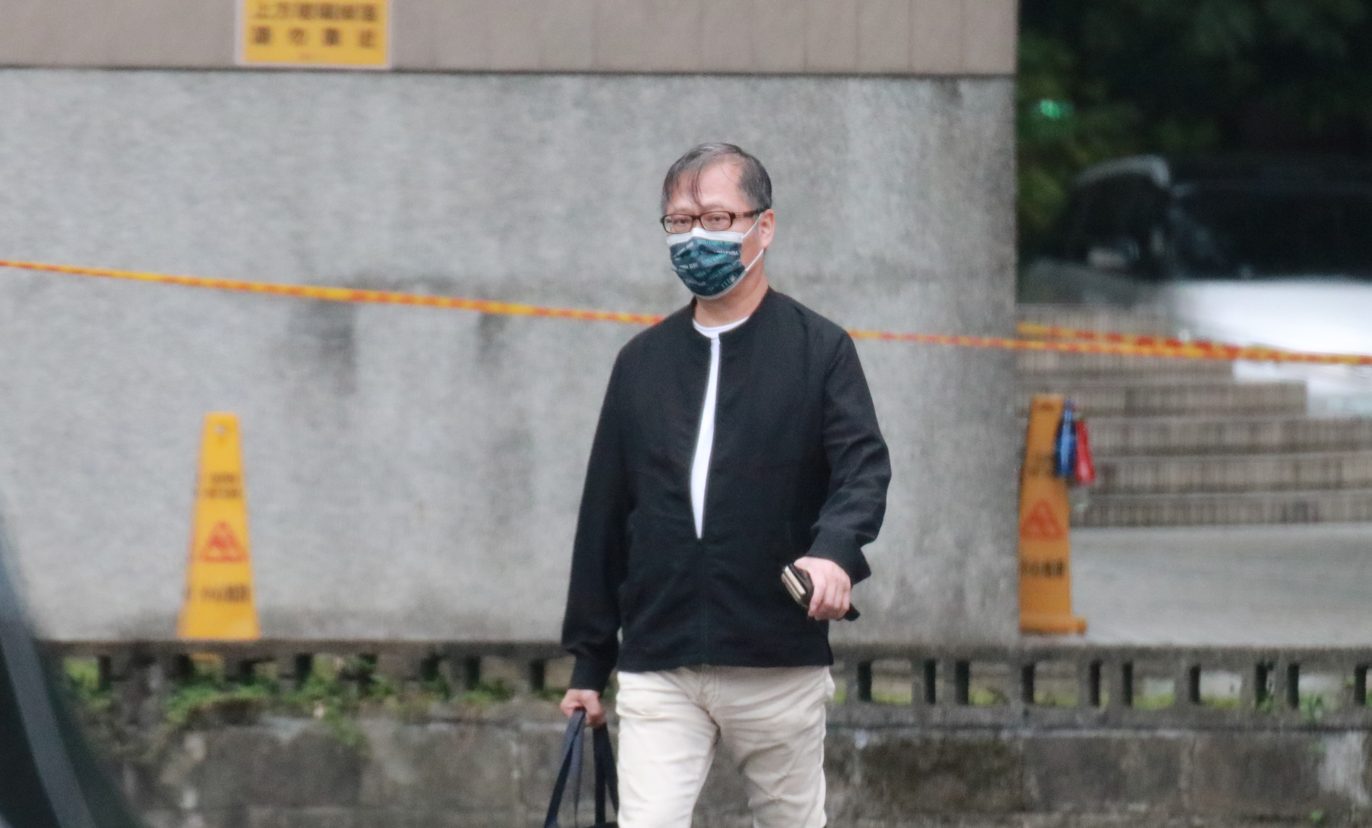 本刊直擊，陳宗基可能是用力過猛受傷，左腳膝蓋處戴上護膝護腿。