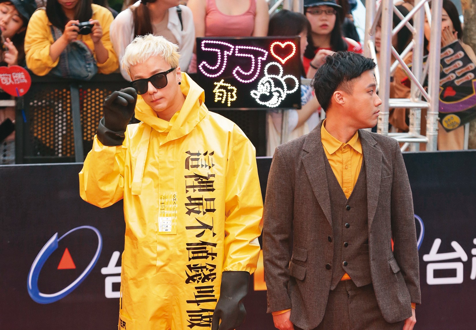 曾2度入圍金曲獎的廖人帥（左），在走紅毯時曾說「我就是來diss金曲獎的。」