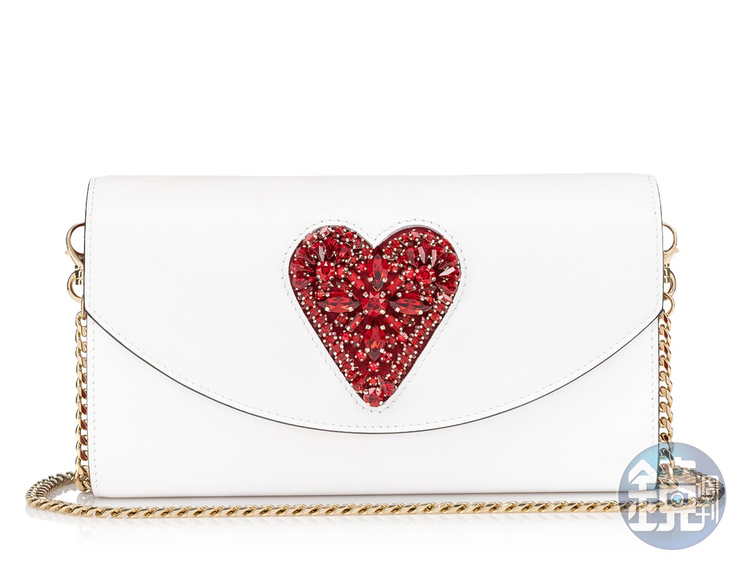 Loubi54 愛心鑽飾金屬鍊帶包。NT$50,600(Christian Louboutin提供)