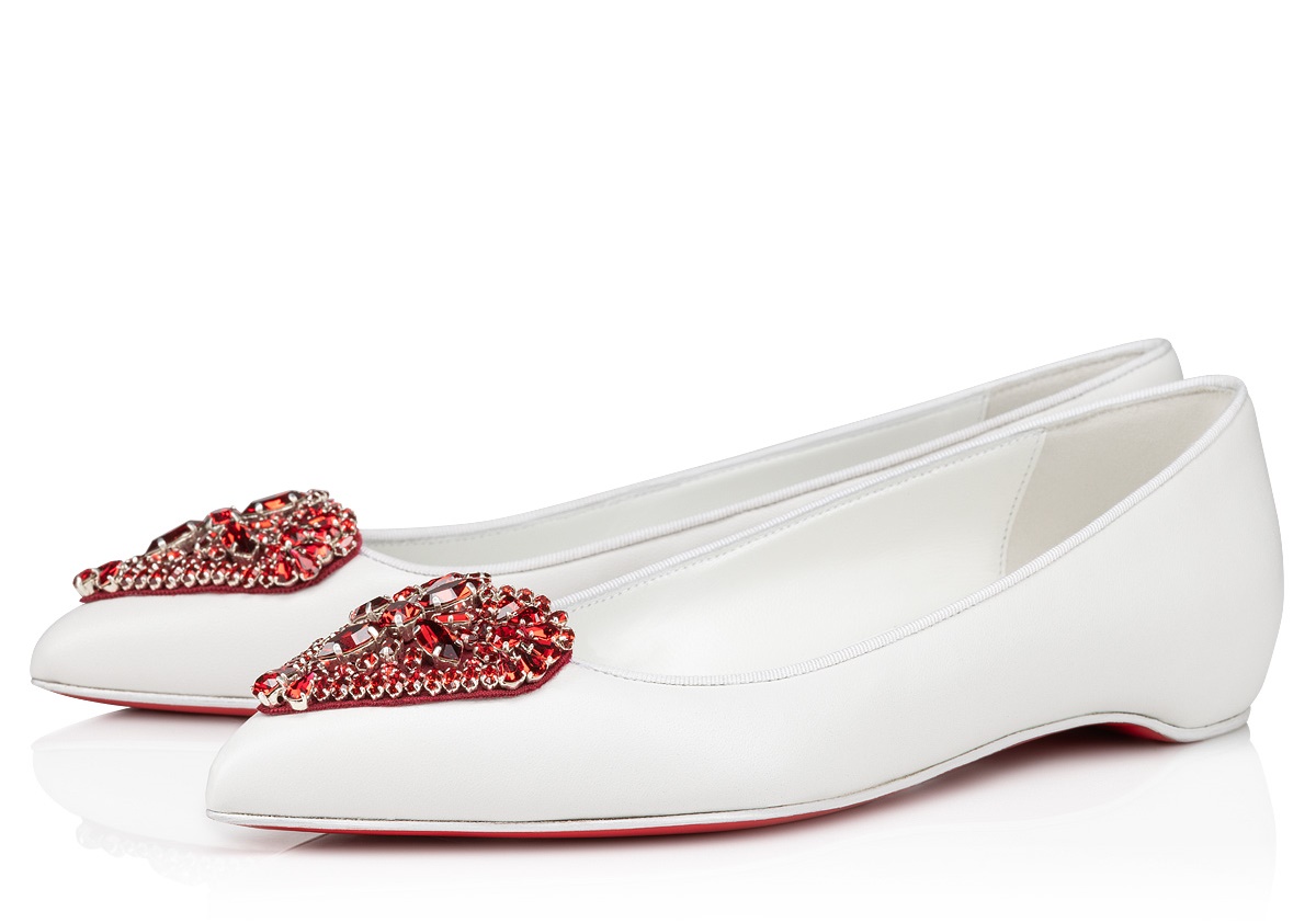 Kate Love 愛心鑽飾平底鞋。NT$50,500（Christian Louboutin提供）