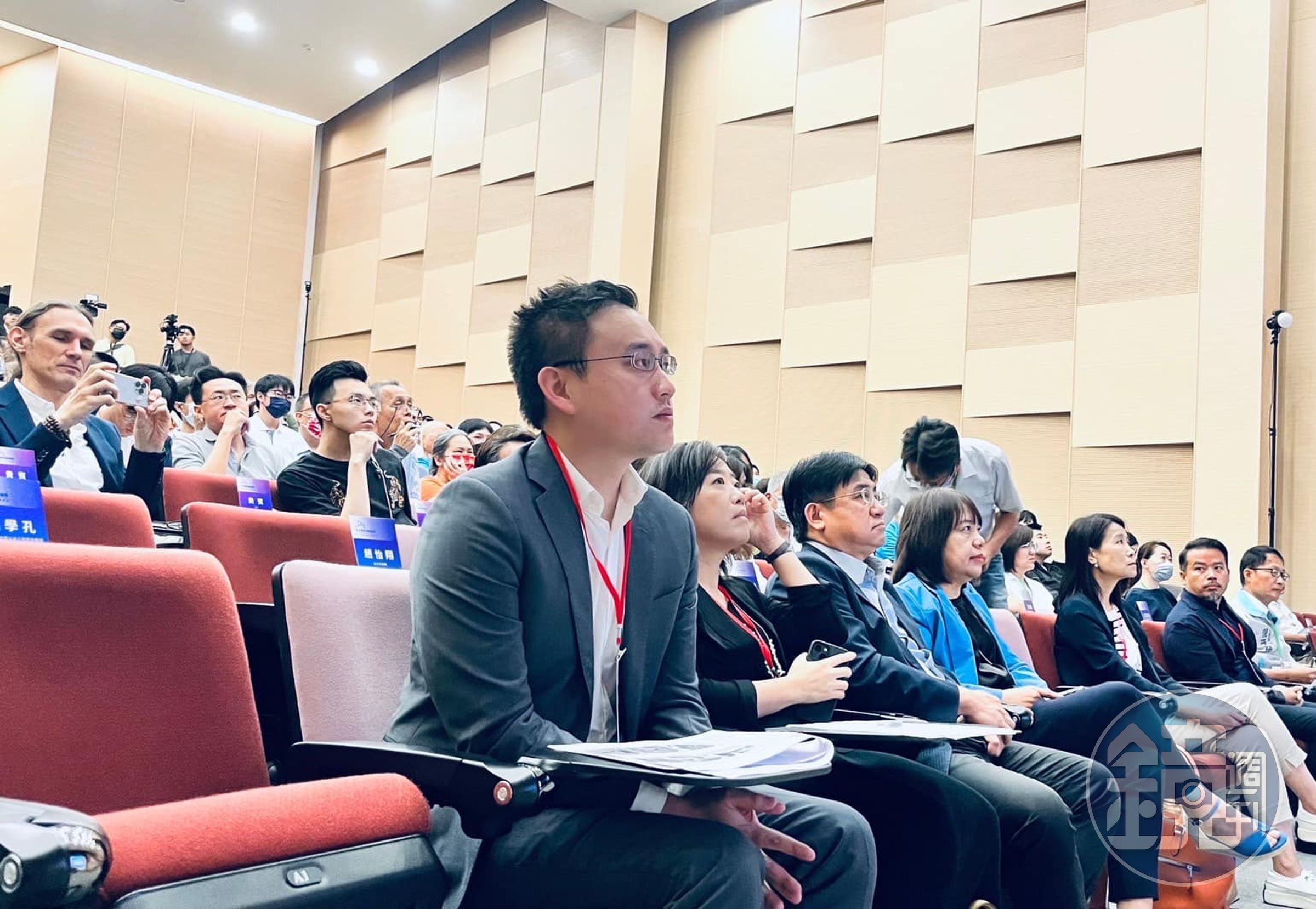 趙怡翔曾任民進黨國際事務部副主任,此次再返回黨部擔任國際部主任。(翻攝自趙怡翔臉書)