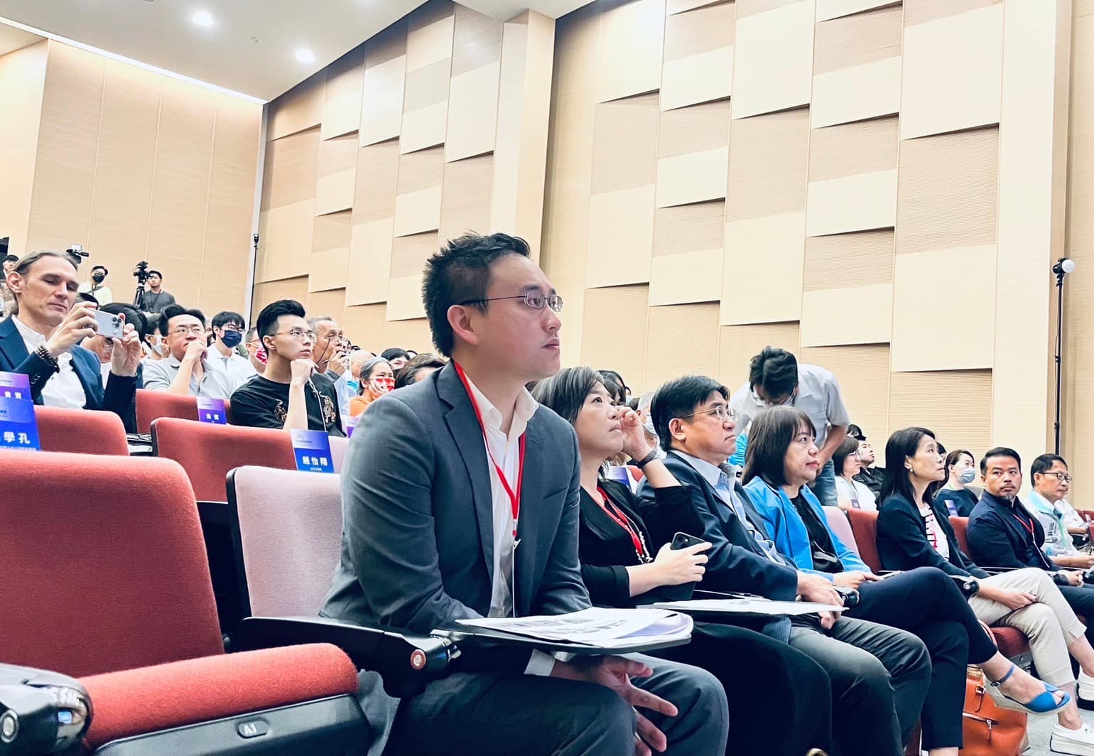 趙怡翔曾任民進黨國際事務部副主任，此次再返回黨部擔任國際部主任。（翻攝自趙怡翔臉書）